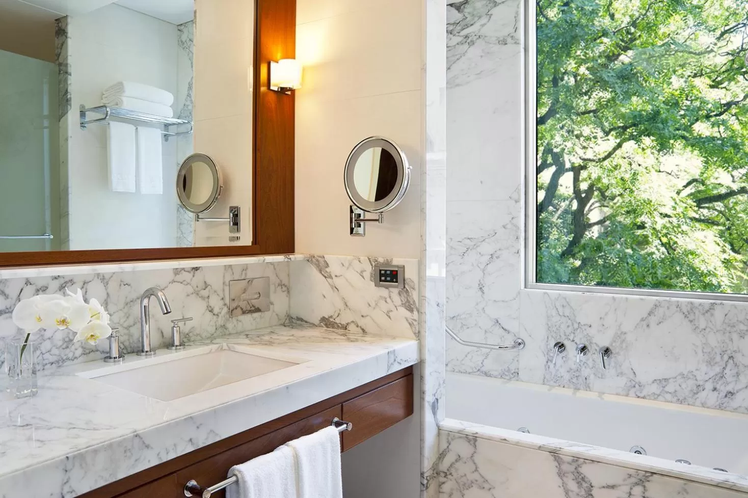 Deluxe Studio in Alvear Art Hotel