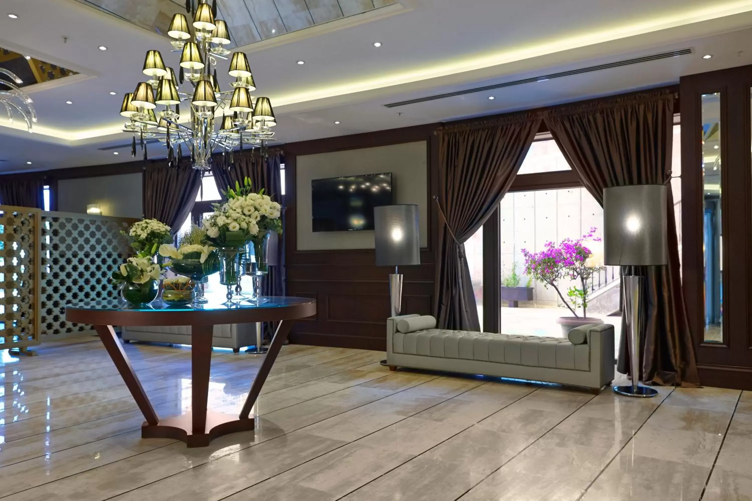 Restaurant/places to eat, Lobby/Reception in Crowne Plaza Istanbul Oryapark, an IHG Hotel