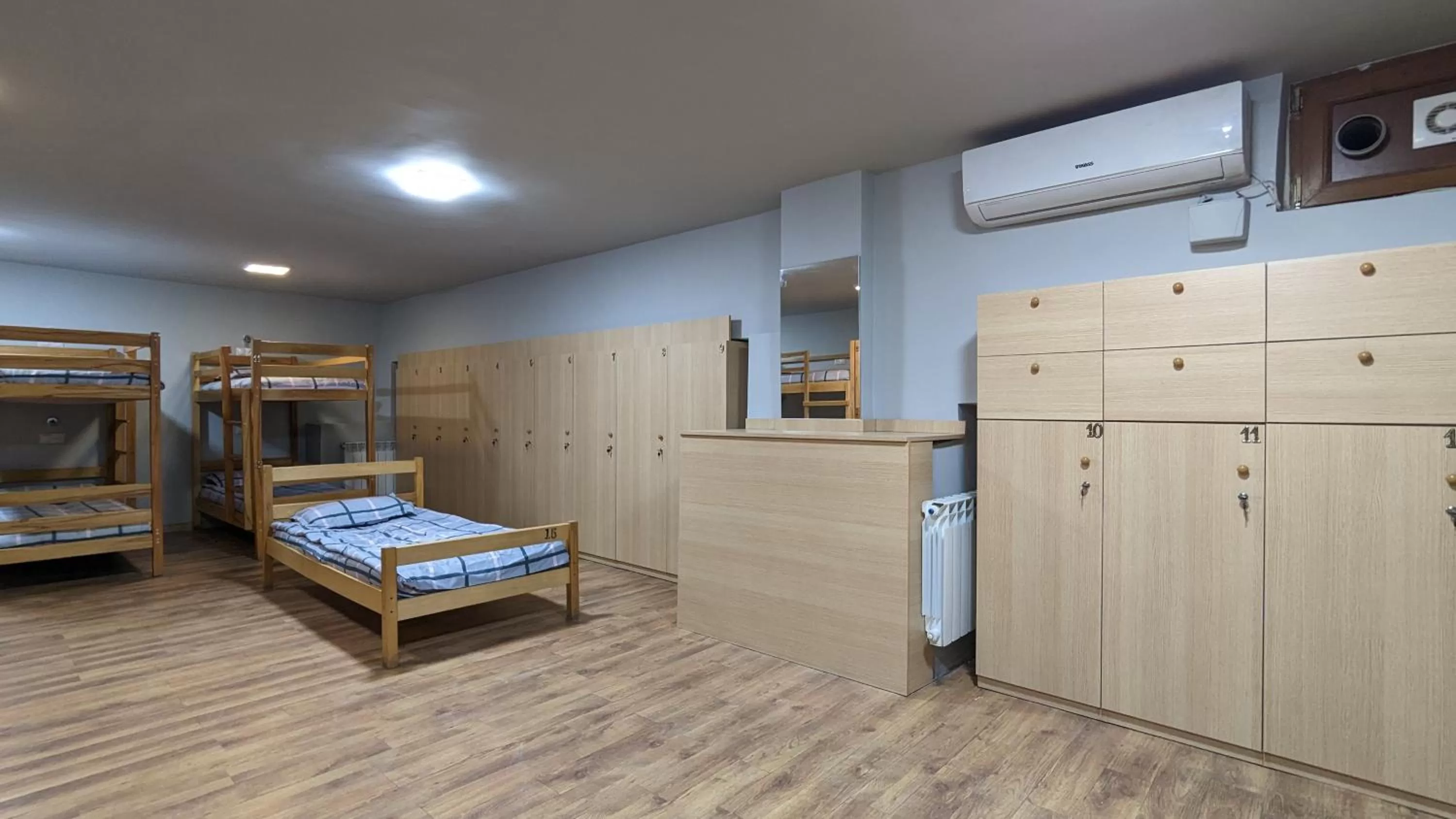 Bed in Time Hotel & Tours