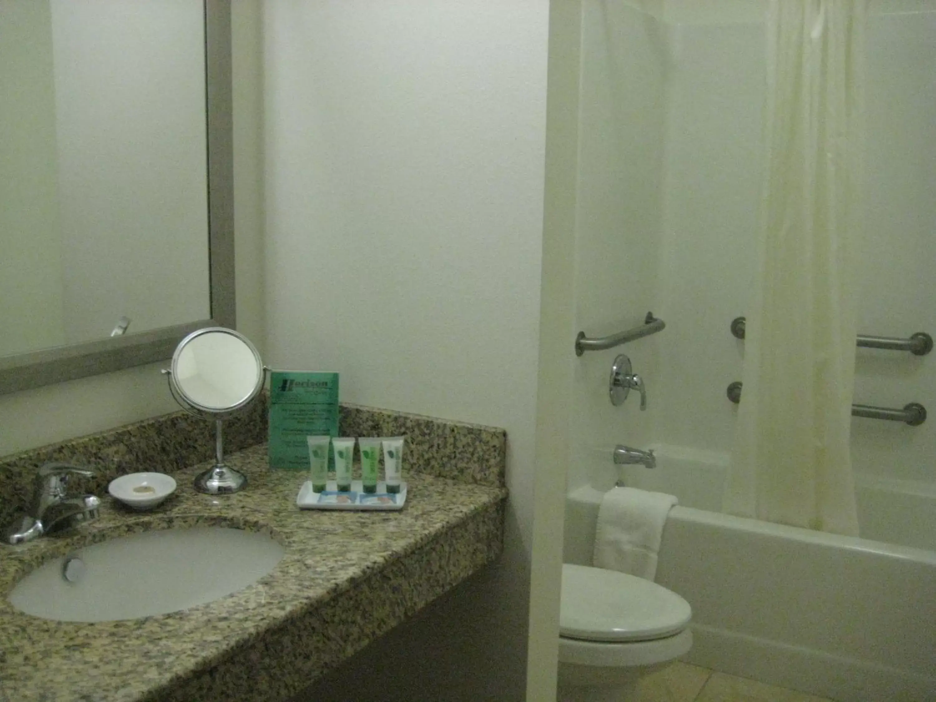 Bathroom in Horizon Inn & Suites