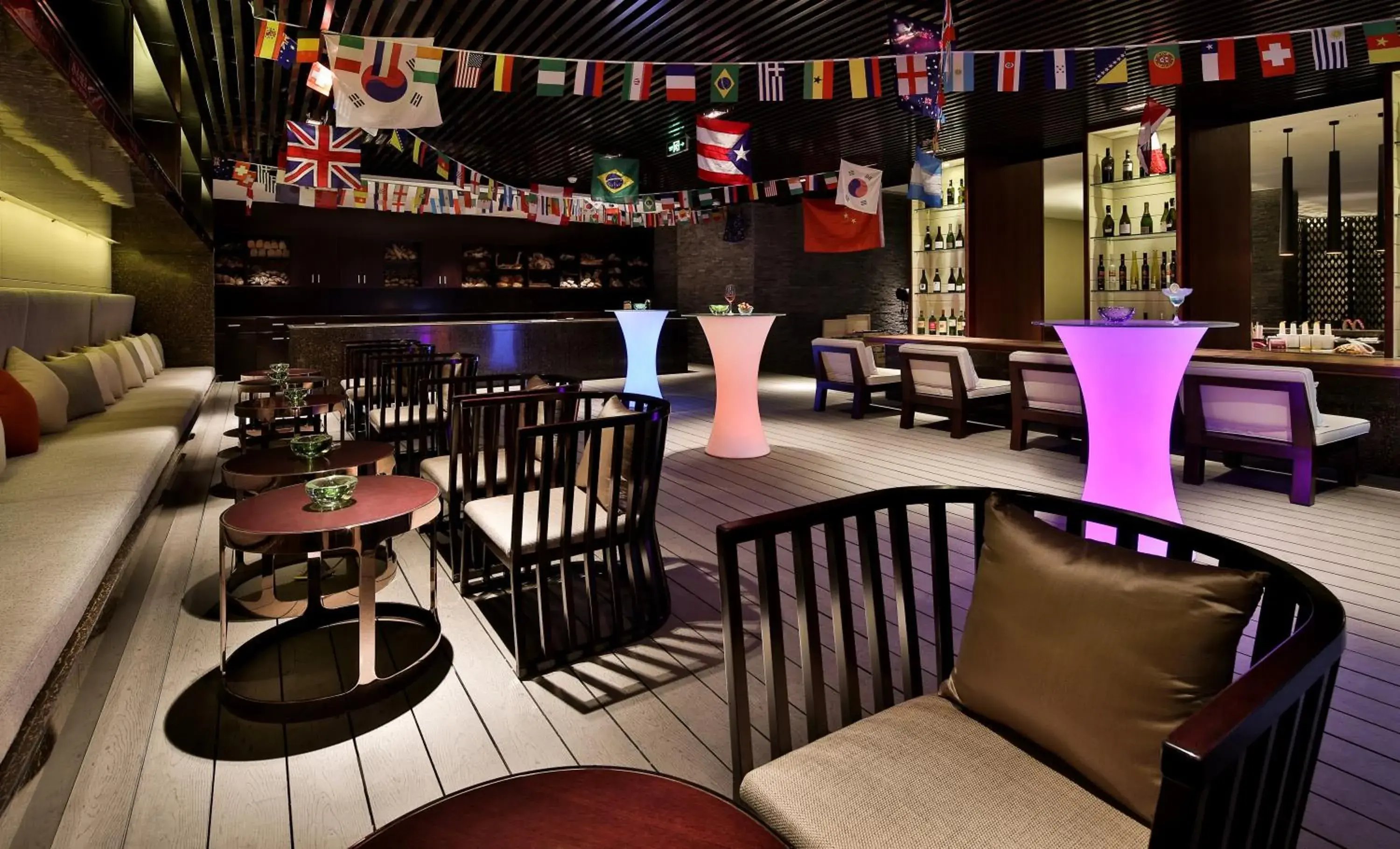 Lounge or bar in Holiday Inn Chengdu High-Tech Center by IHG Lounge or bar in Holiday Inn Chengdu High-Tech Center by IHG