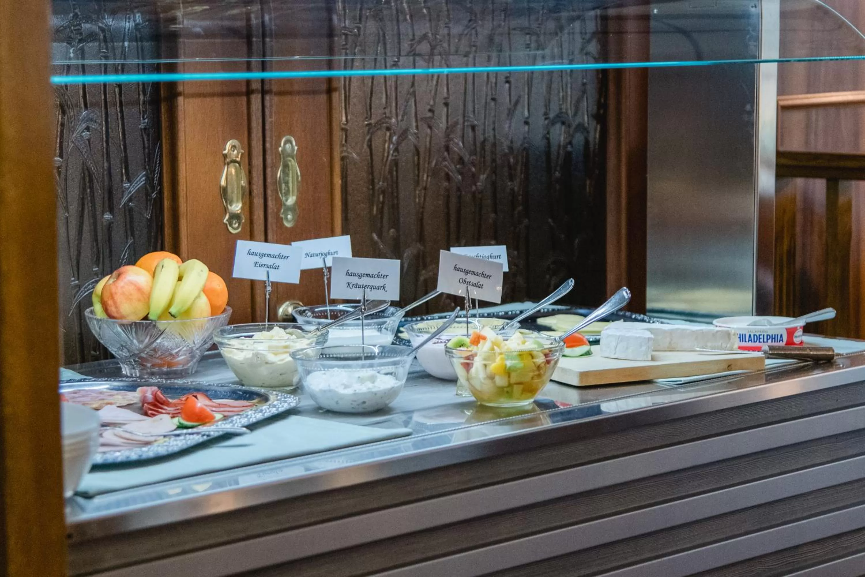 Buffet breakfast in Hotel Müller