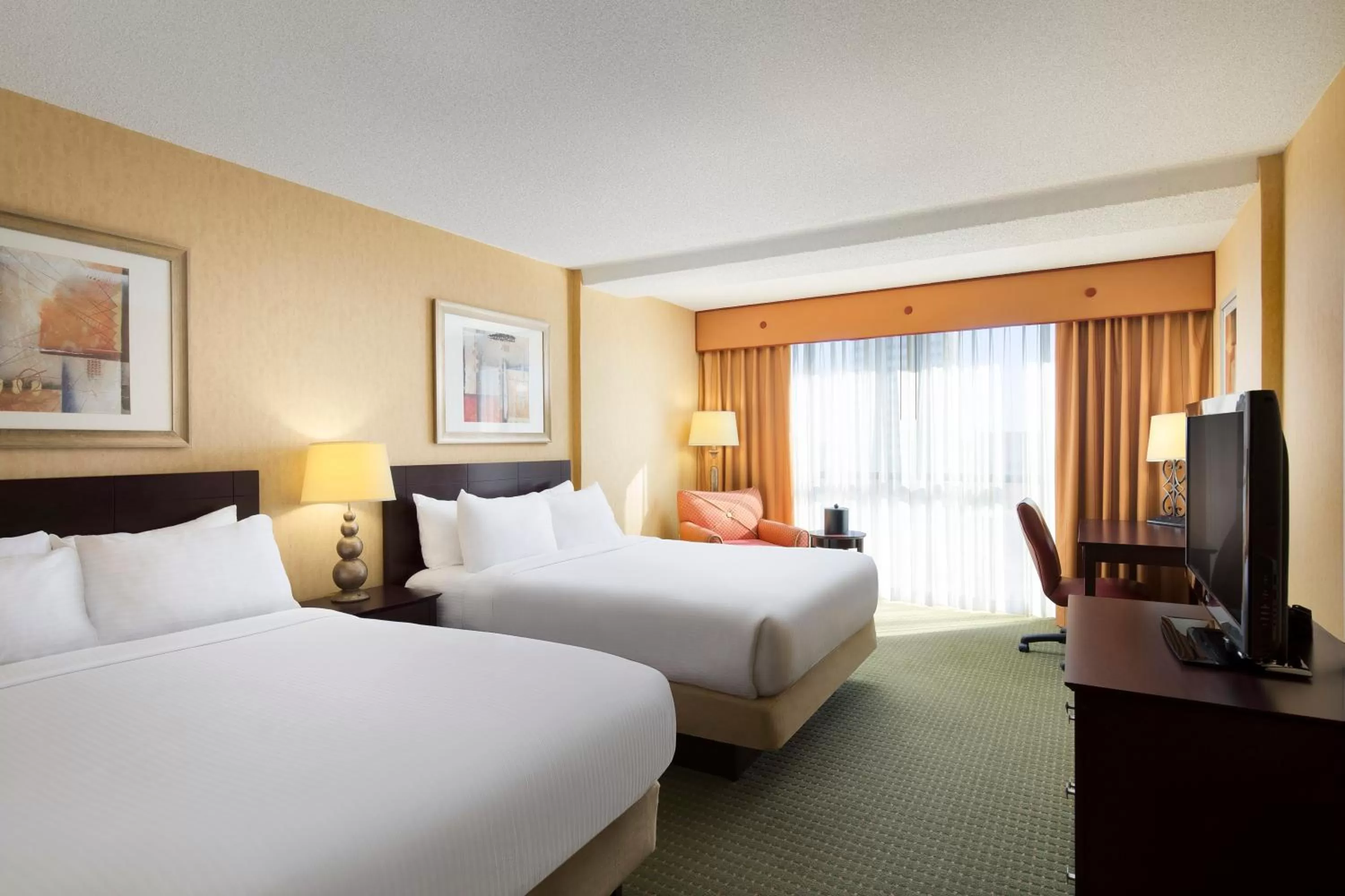 Bedroom, Bed in University Plaza Hotel