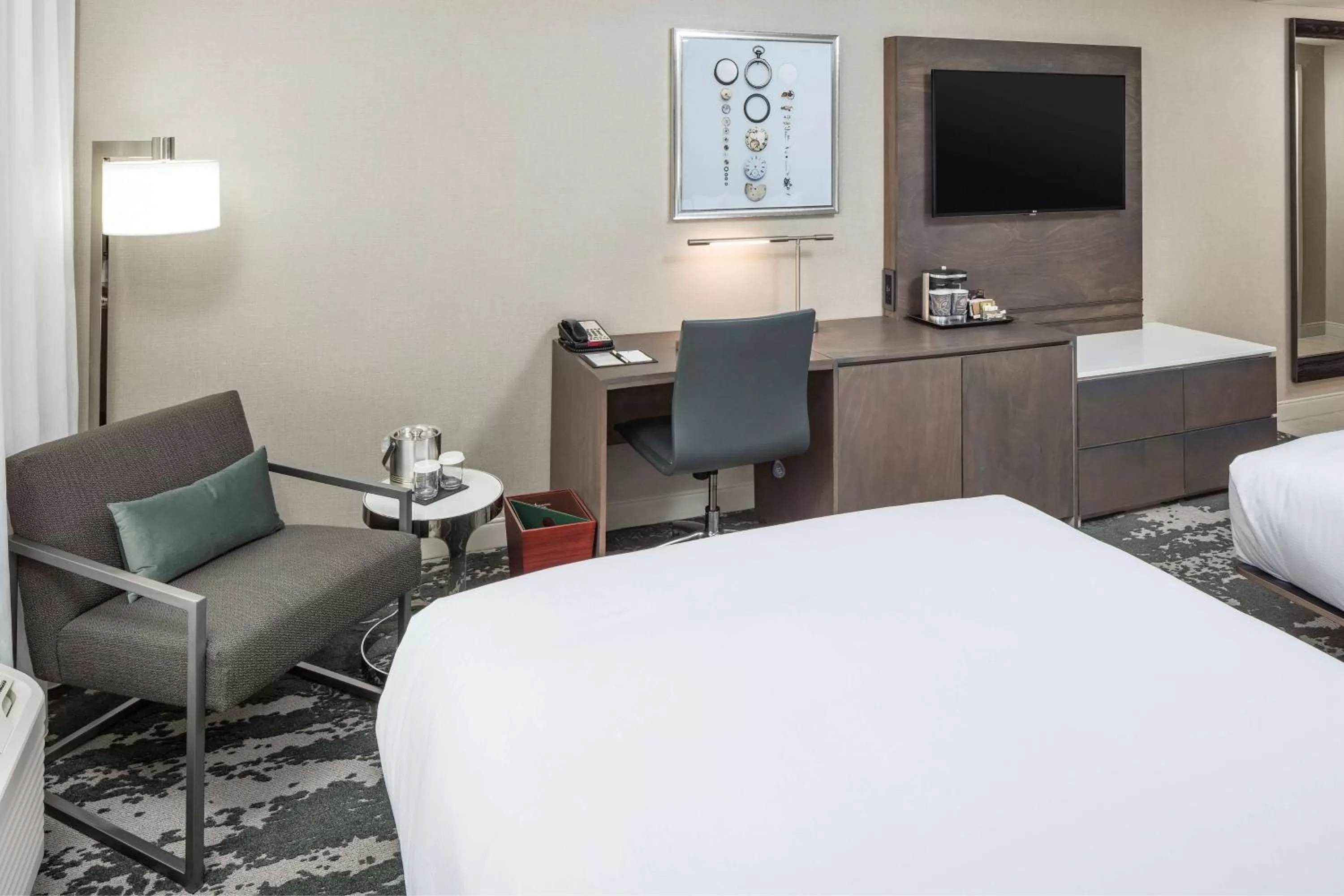 Bedroom, Bed in DoubleTree by Hilton Boston Logan Airport Chelsea