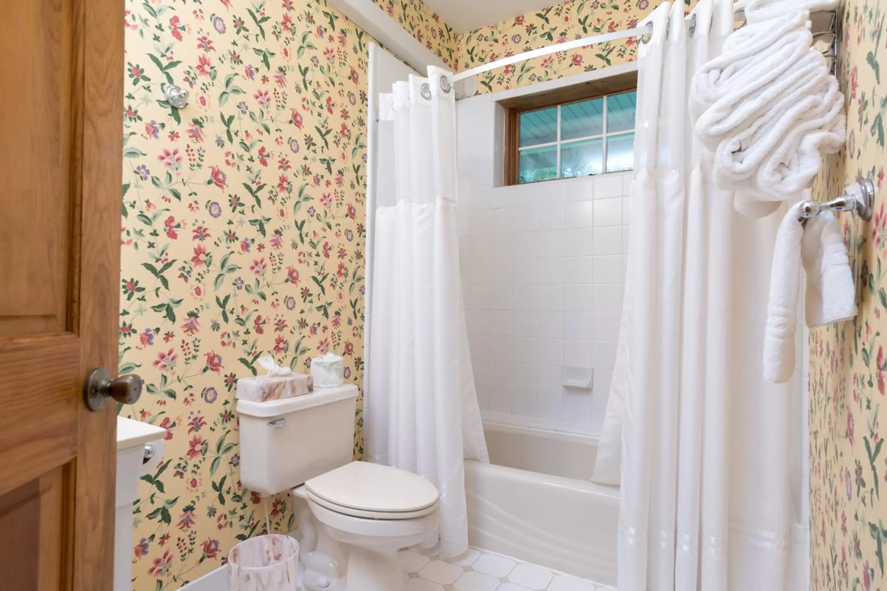 Toilet, Bathroom in Highland Lake Inn & Resort - Flat Rock