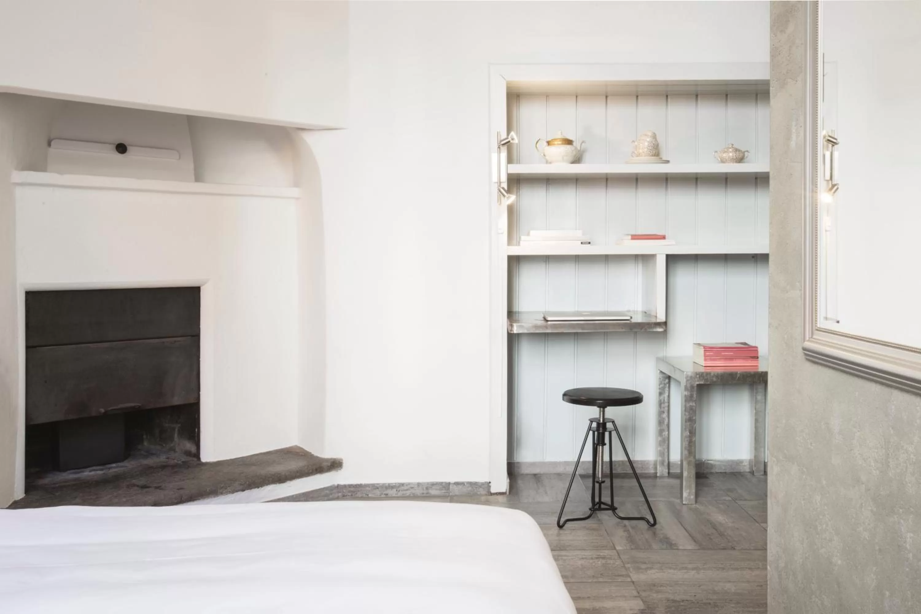 Bedroom, Bed in Caffè dell'Arte Boutique Rooms Locarno