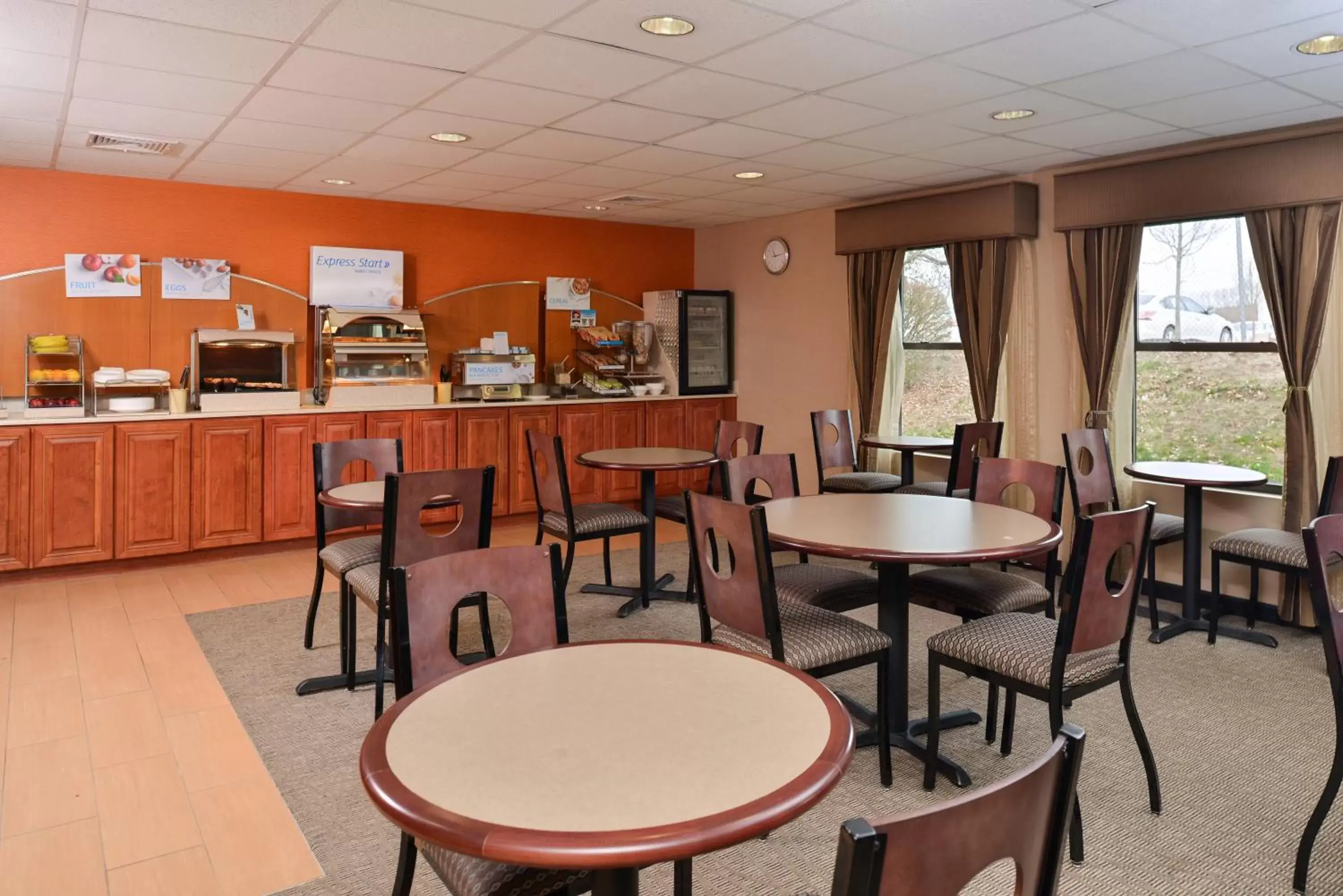 Breakfast, Restaurant/Places to Eat in Best Western North Attleboro - Providence Beltway