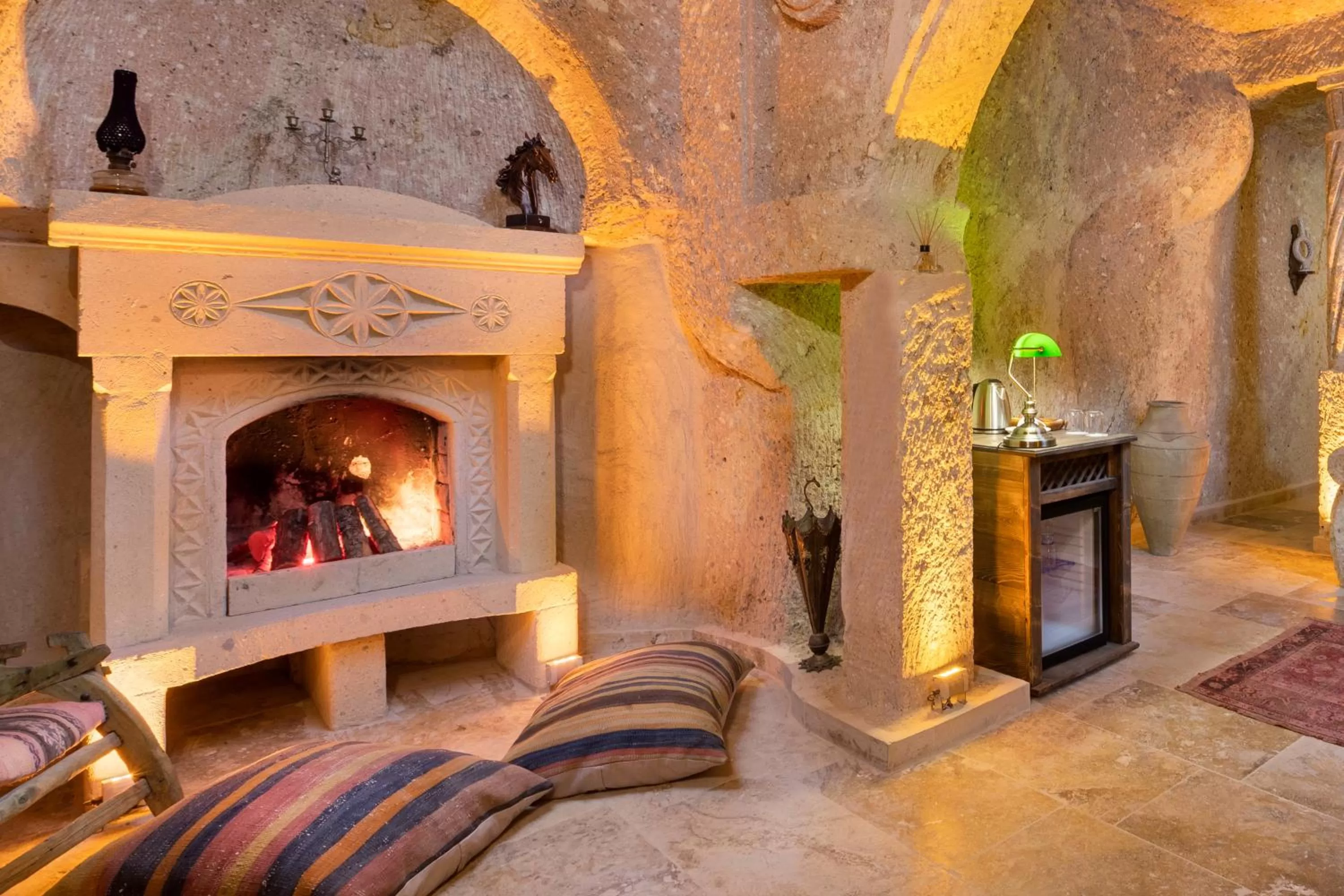 flat iron in Kayata Cave Suites Special Class