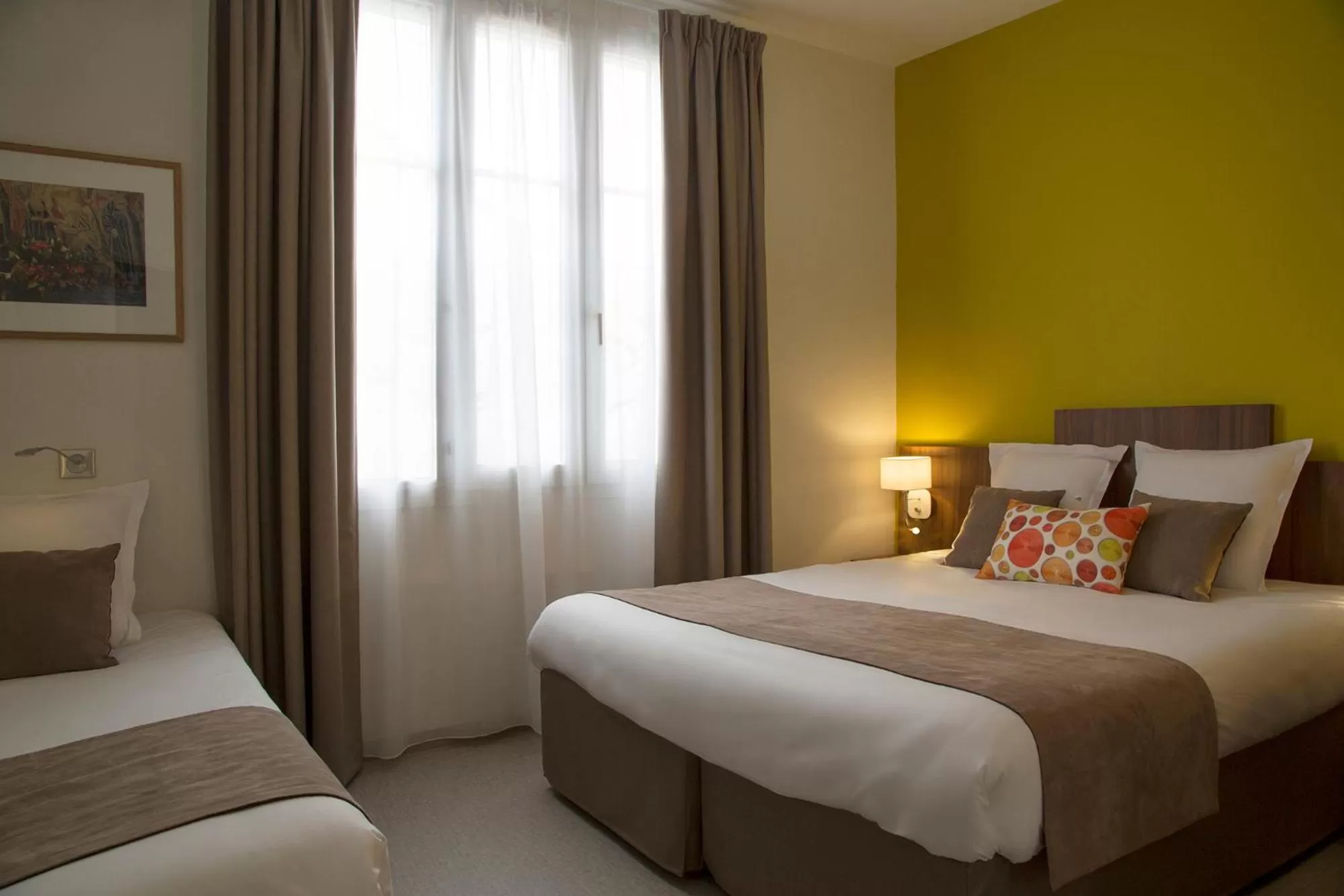 Bedroom, Bed in Logis Hôtel Chaptal, Amboise