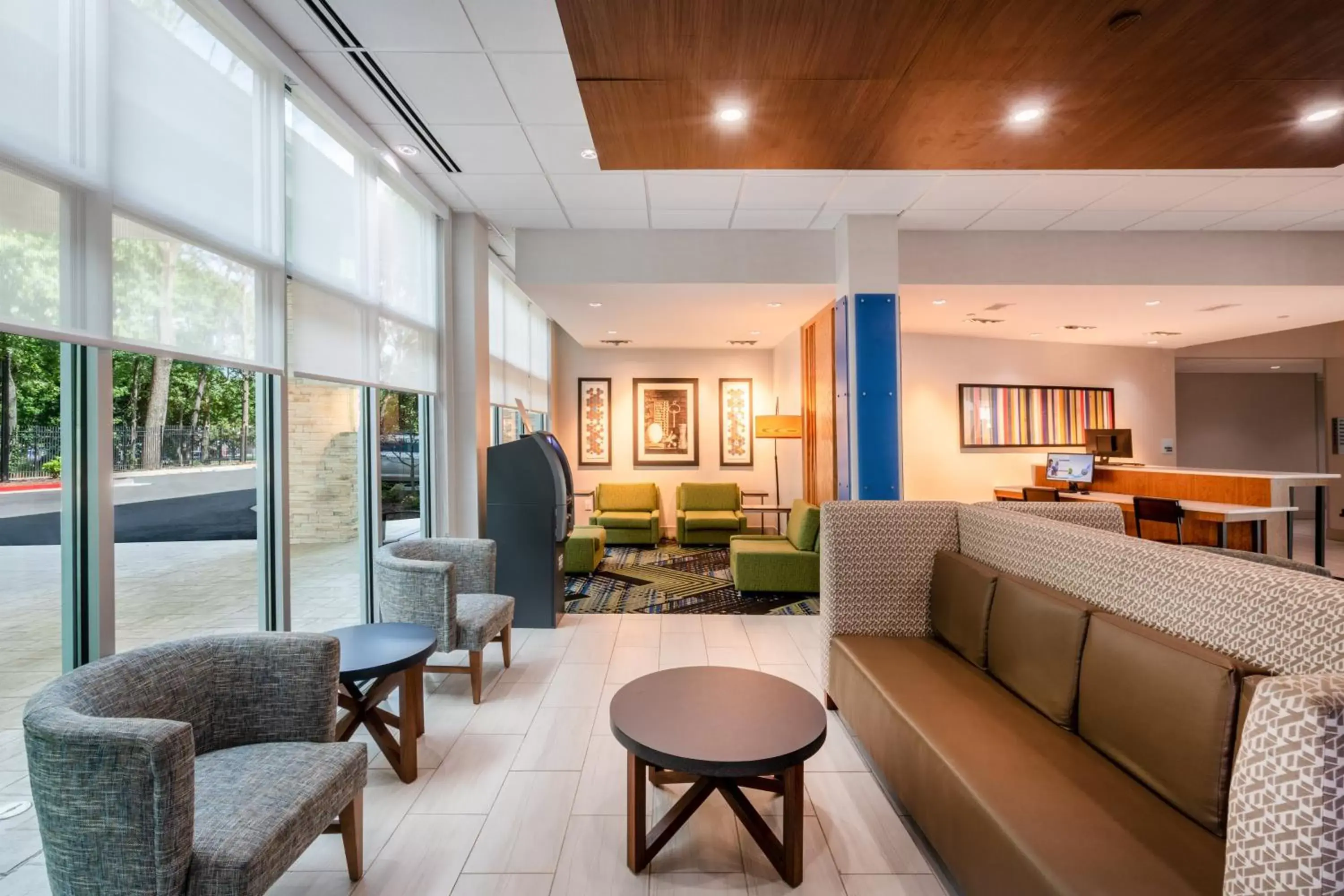 Lobby or reception, Lobby/Reception in Holiday Inn Express & Suites Atlanta Airport NE - Hapeville, an IHG Hotel