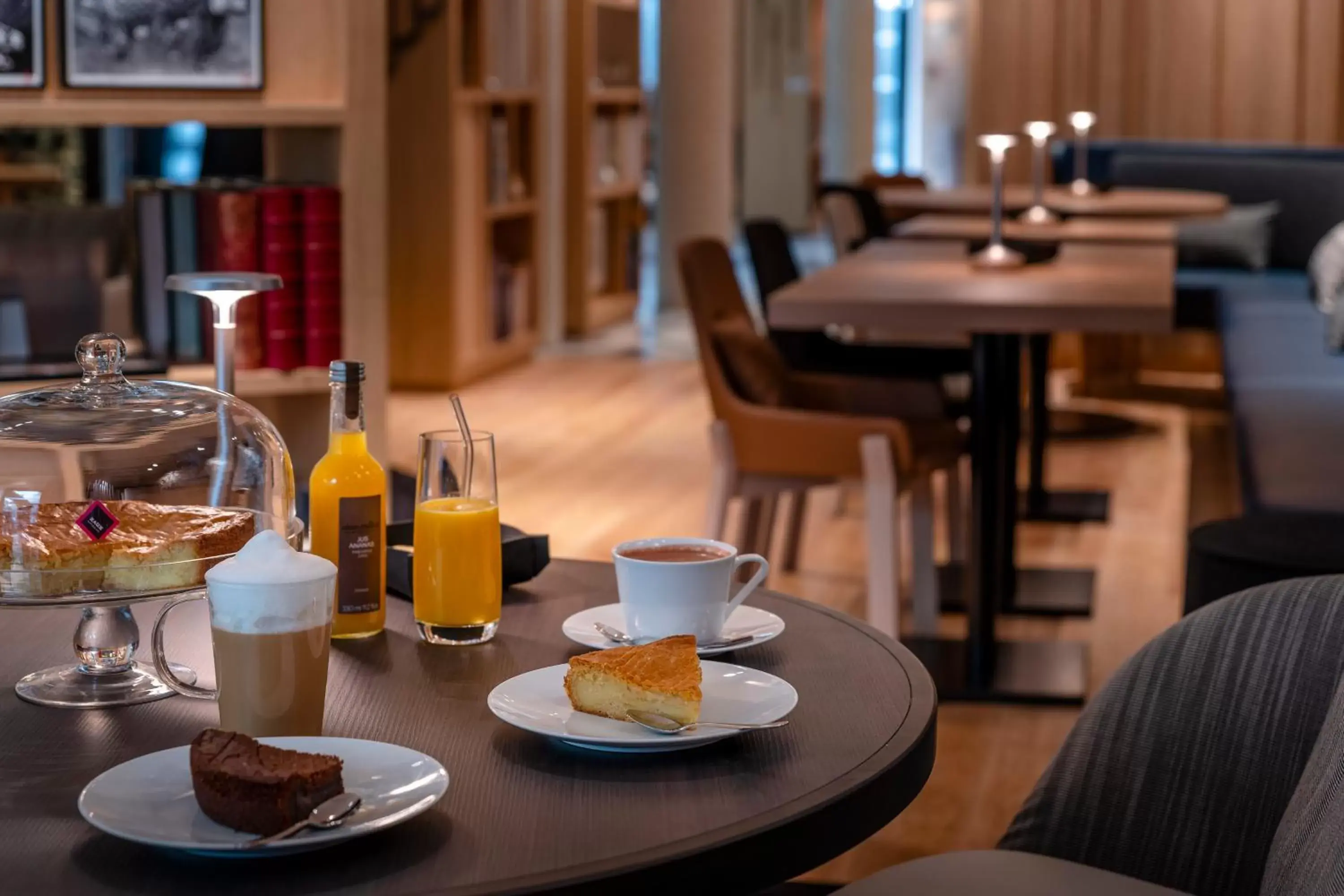 Continental breakfast in Hôtel Villa KOEGUI Bayonne