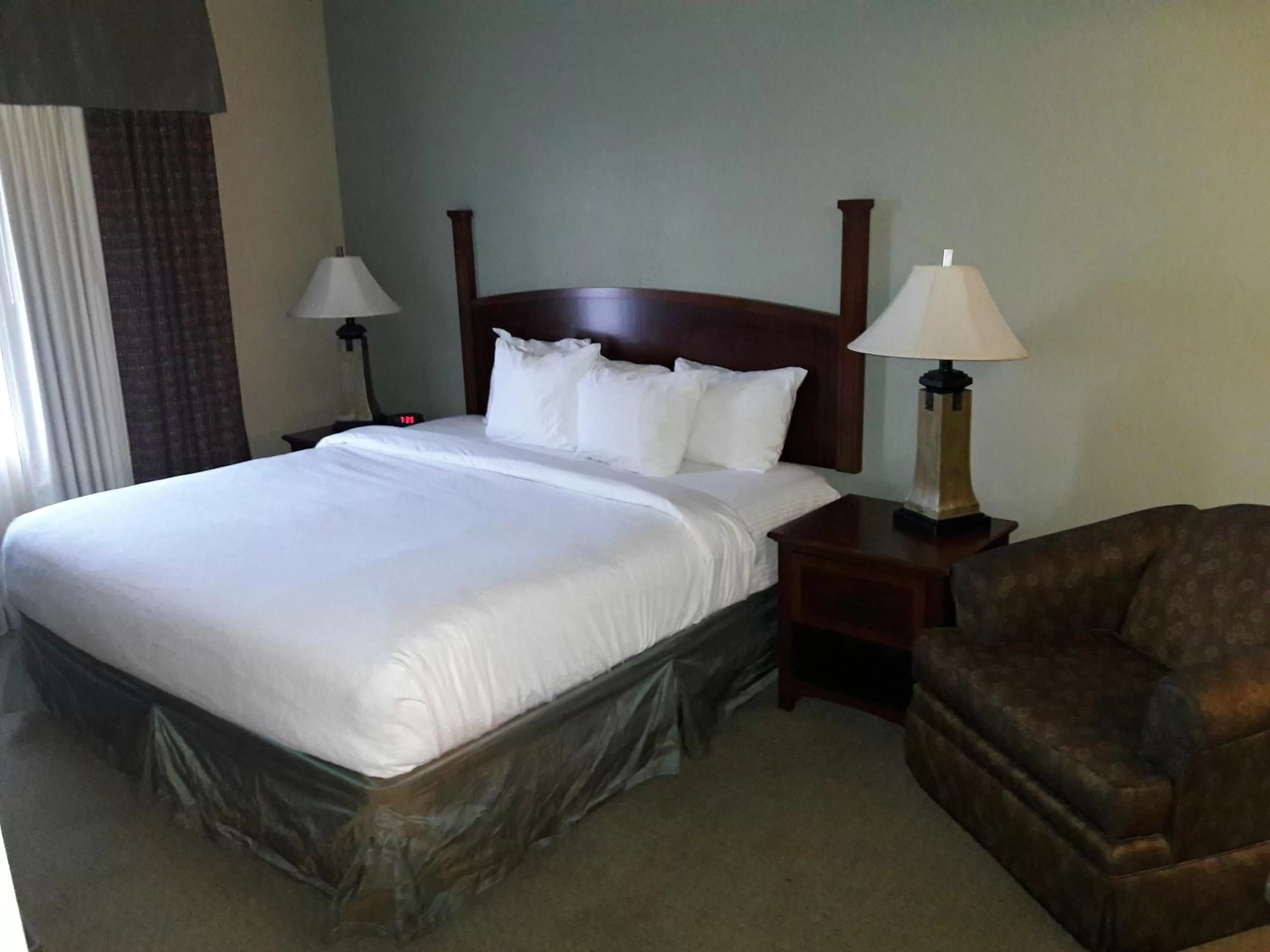 Bed in WeStay Suites - Covington/Mandeville