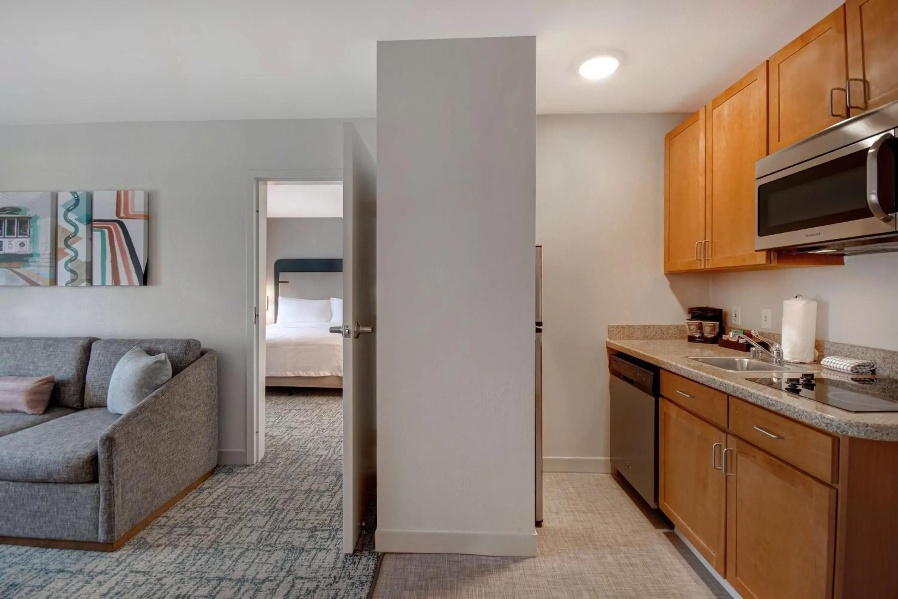 Kitchen or kitchenette, Kitchen/Kitchenette in Homewood Suites by Hilton San Francisco Airport North California