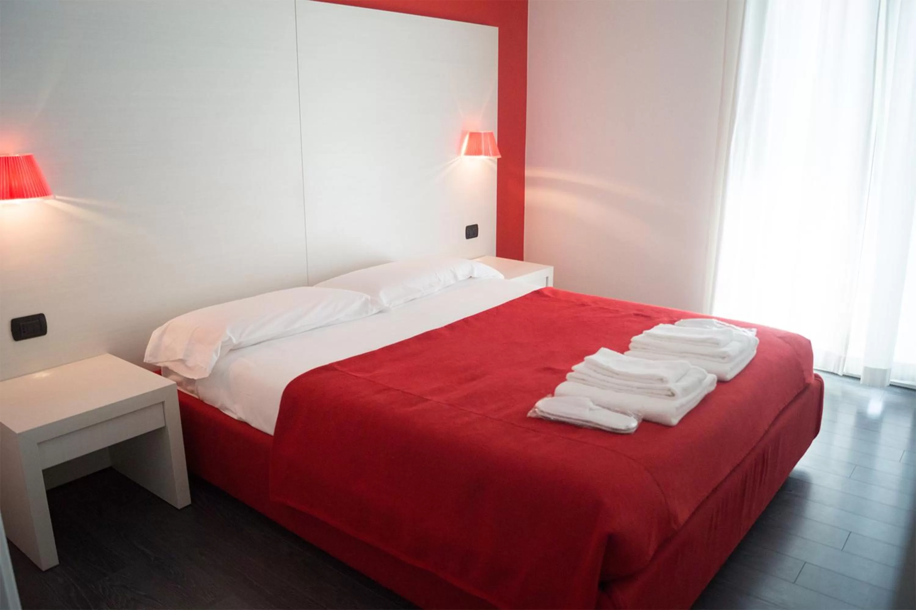 Shower, Bed in Areté Luxury Room