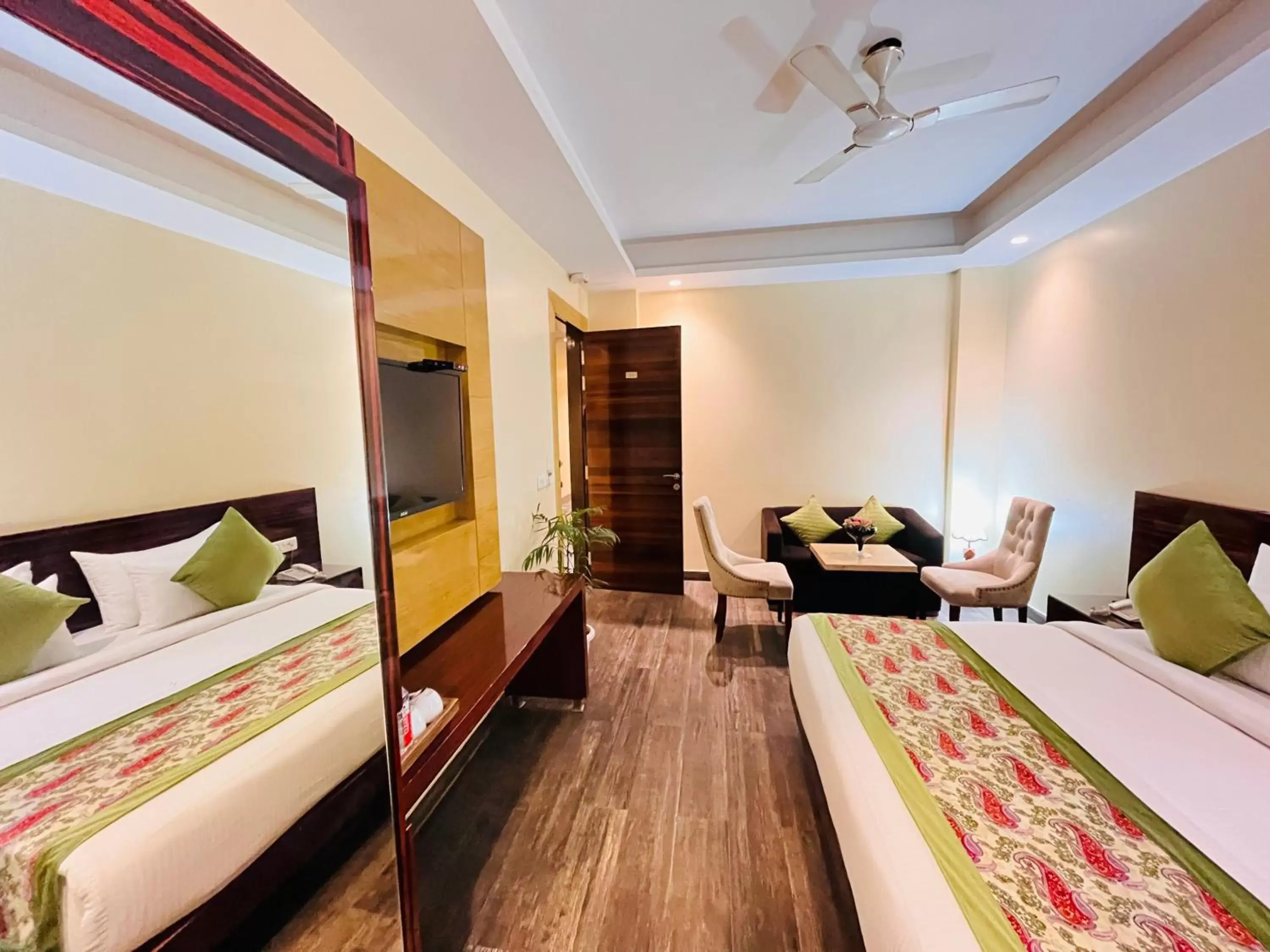 Bed in Hotel Banz - Near Delhi International Airport