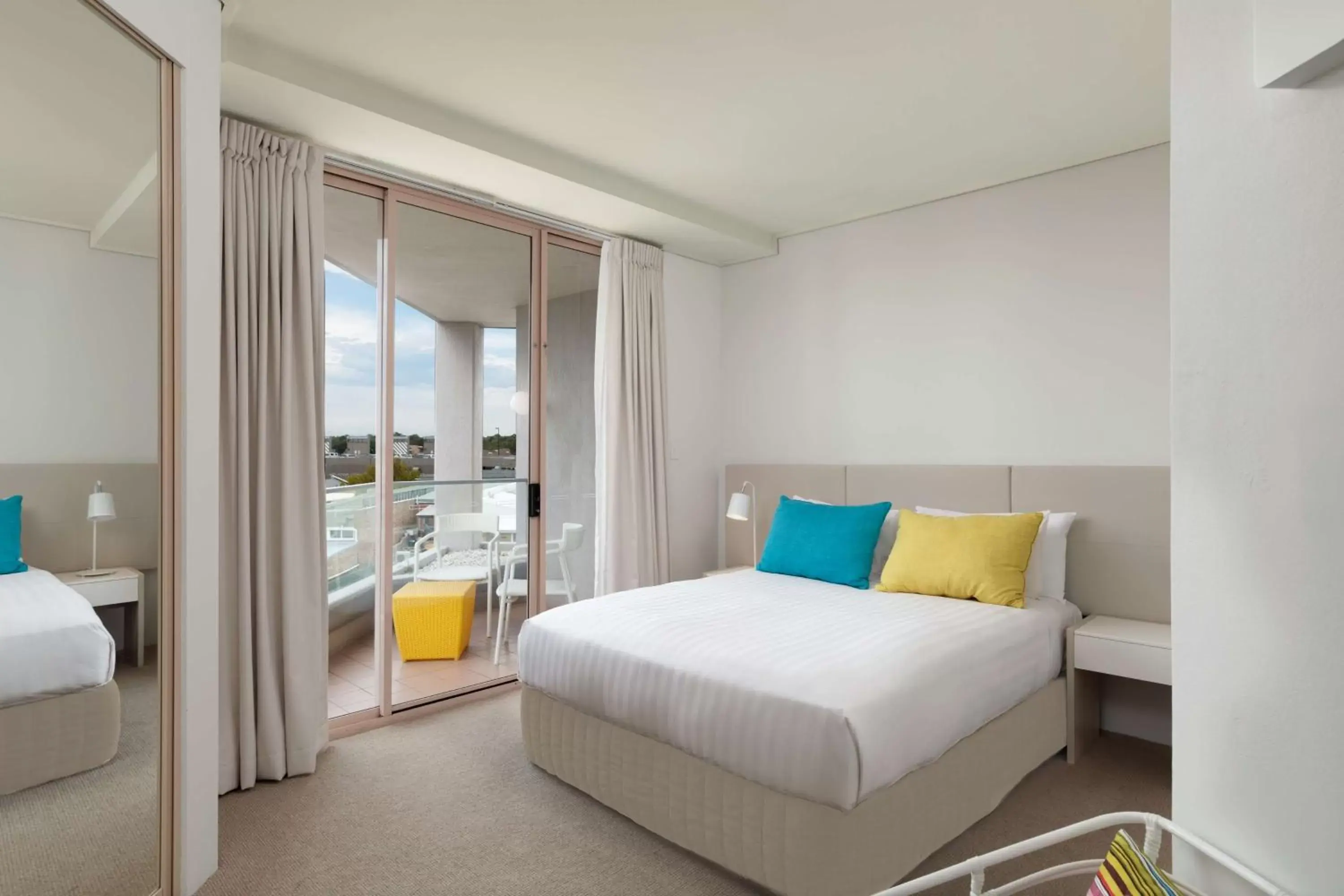 View (from property/room), Bed in Rydges Cronulla Beachside