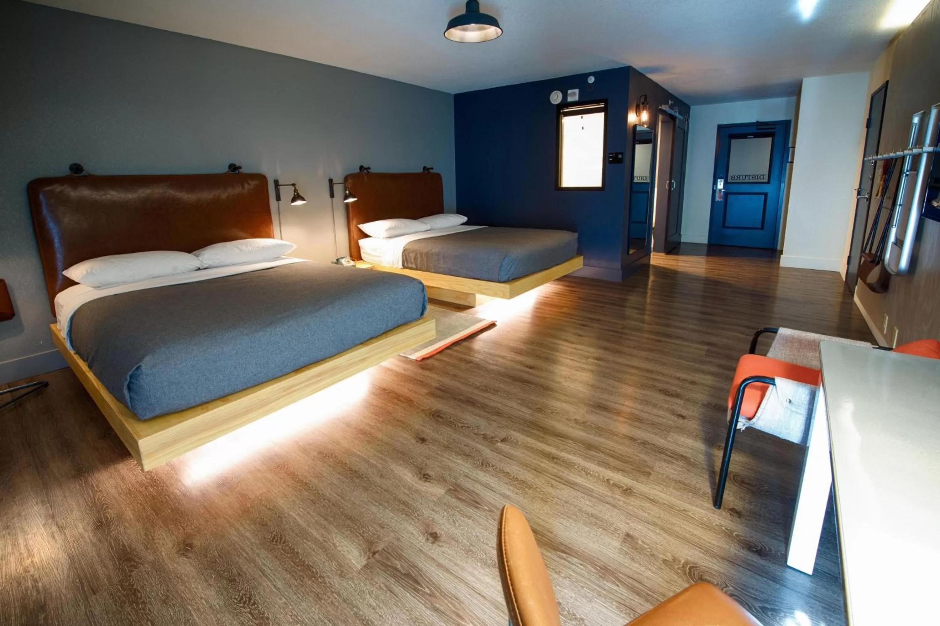 Photo of the whole room, Bed in MOXY Phoenix Tempe/ASU Area