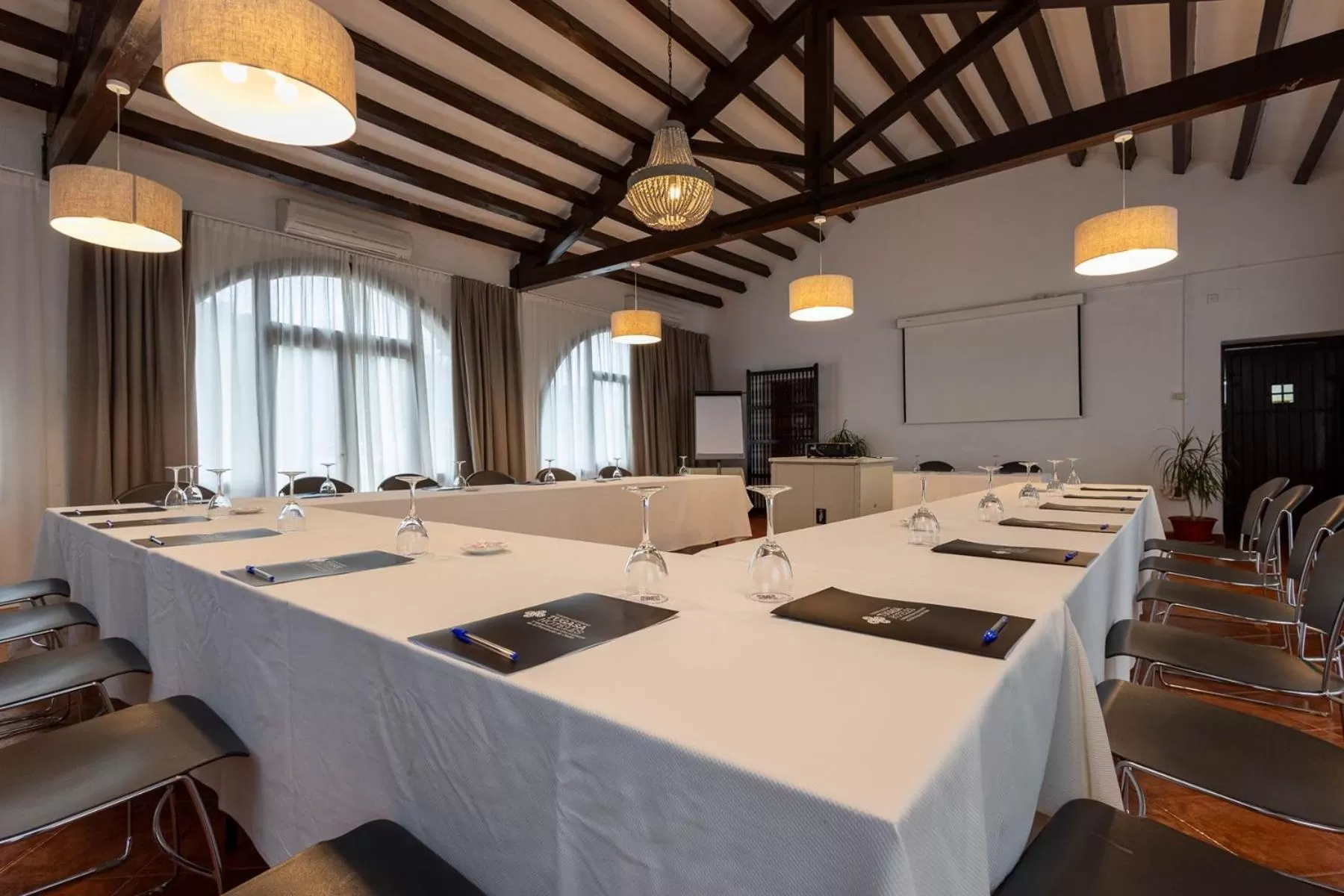Meeting/conference room in Hotel Tugasa Las Truchas