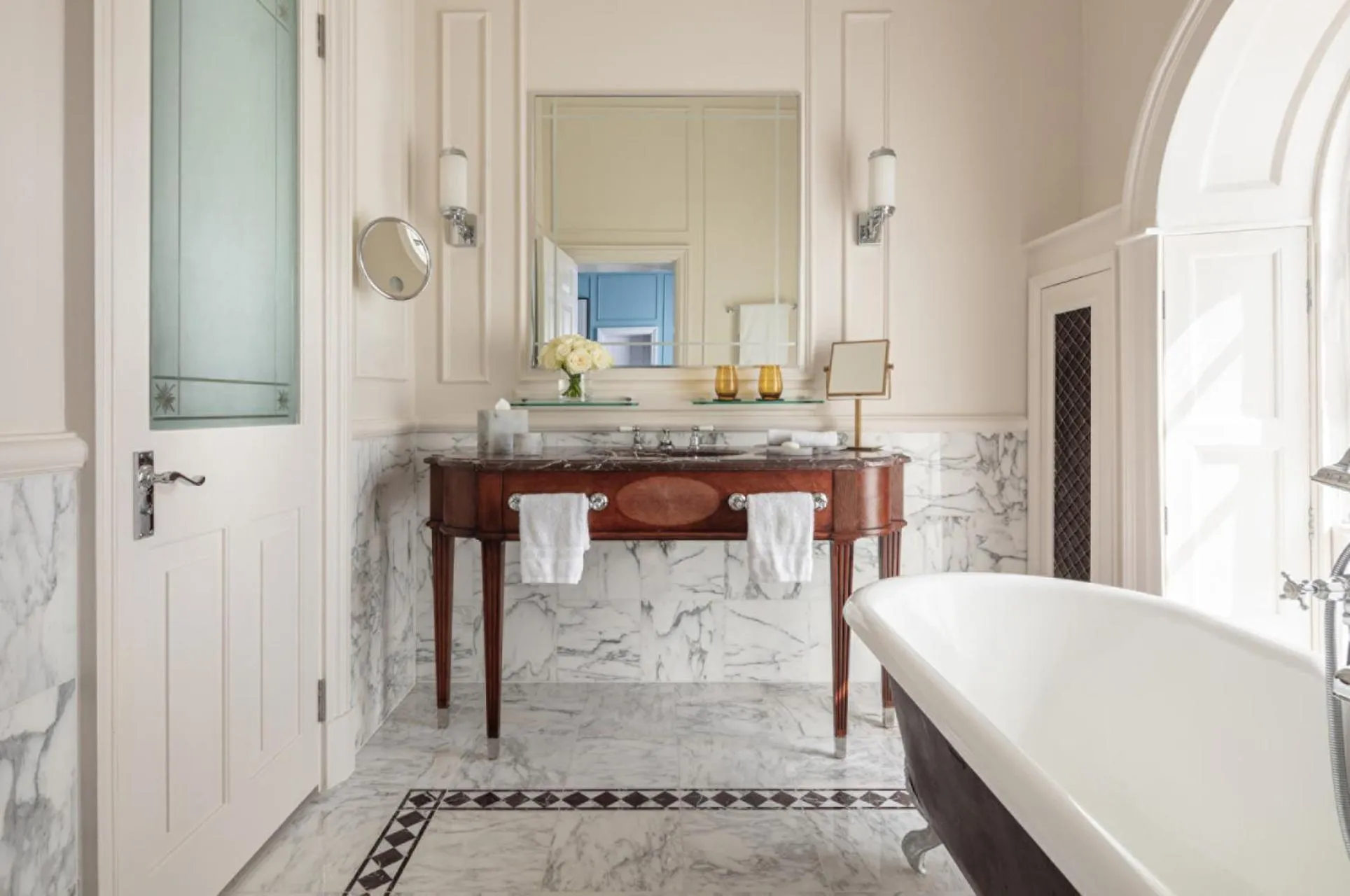 Bathroom in Four Seasons Hotel Hampshire