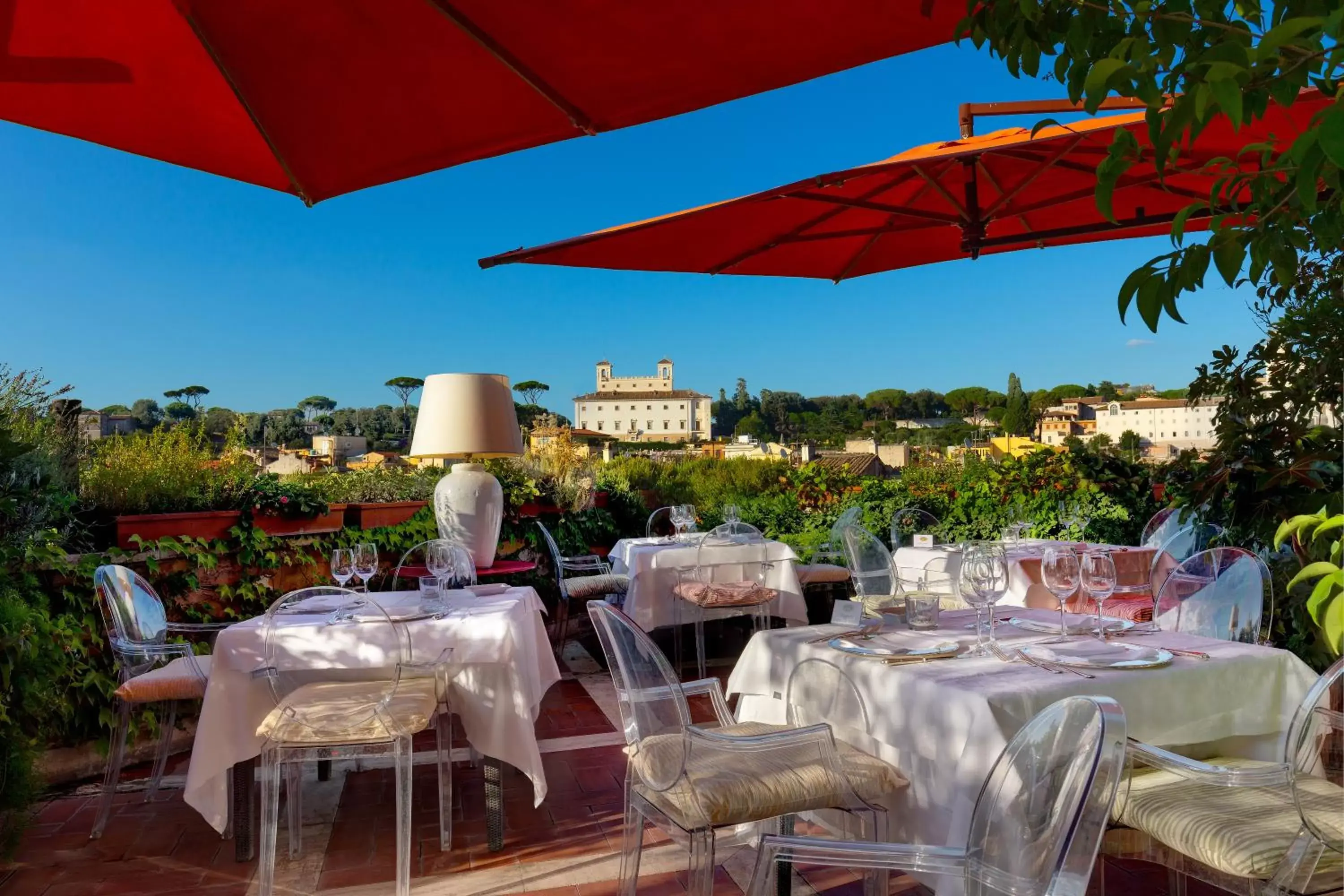 Restaurant/places to eat in Grand Hotel Plaza Restaurant/places to eat in Grand Hotel Plaza