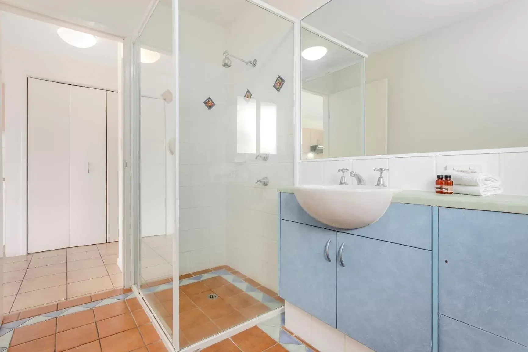 Bathroom in Lennox Beach Resort