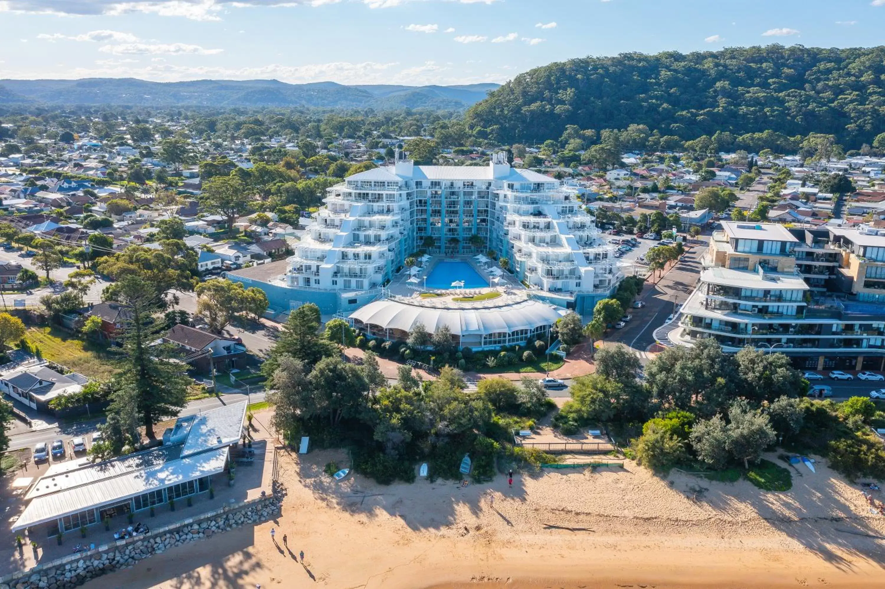 Property building, Bird's-eye View in Mantra Ettalong Beach