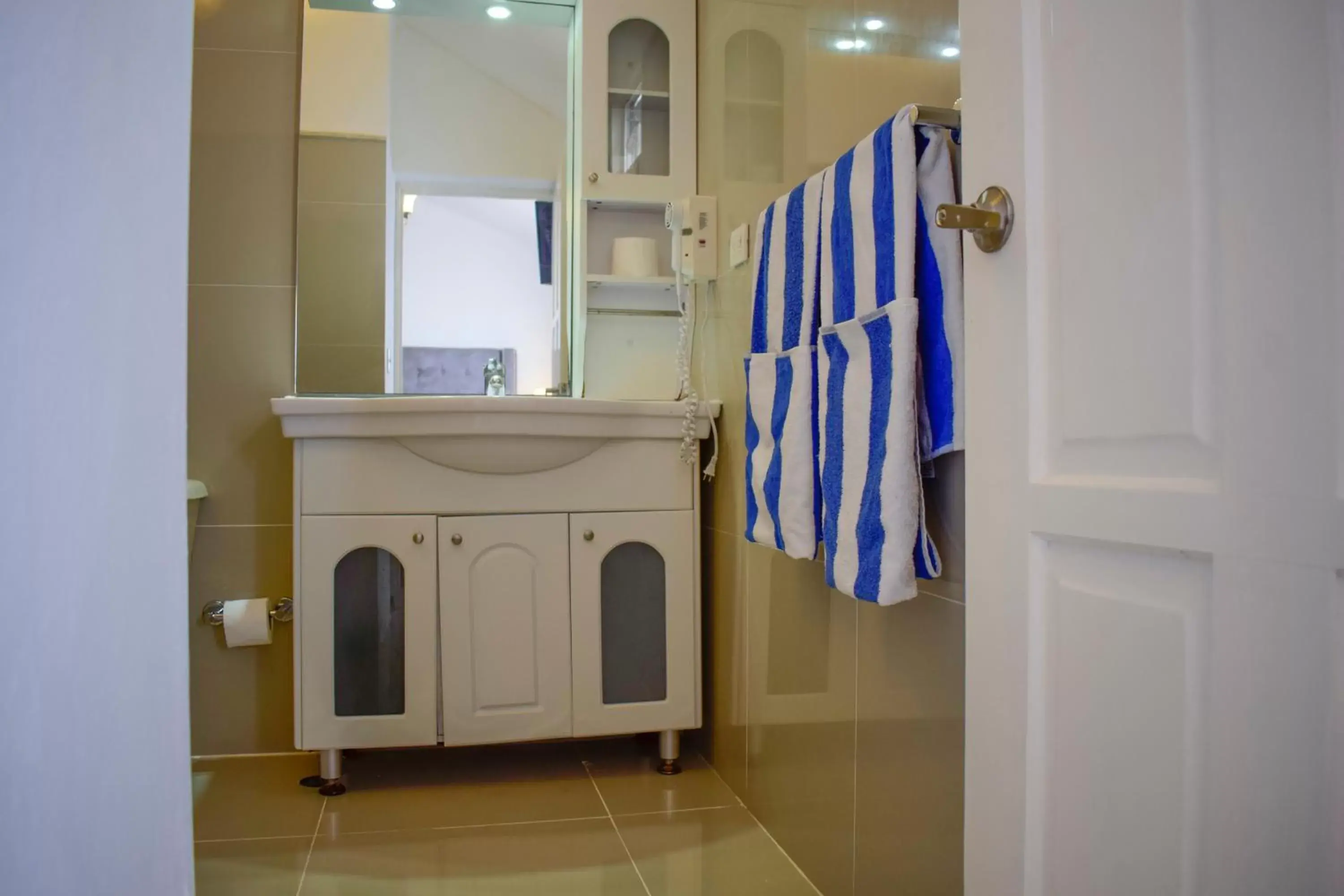 Bathroom in Green Coast Beach Hotel