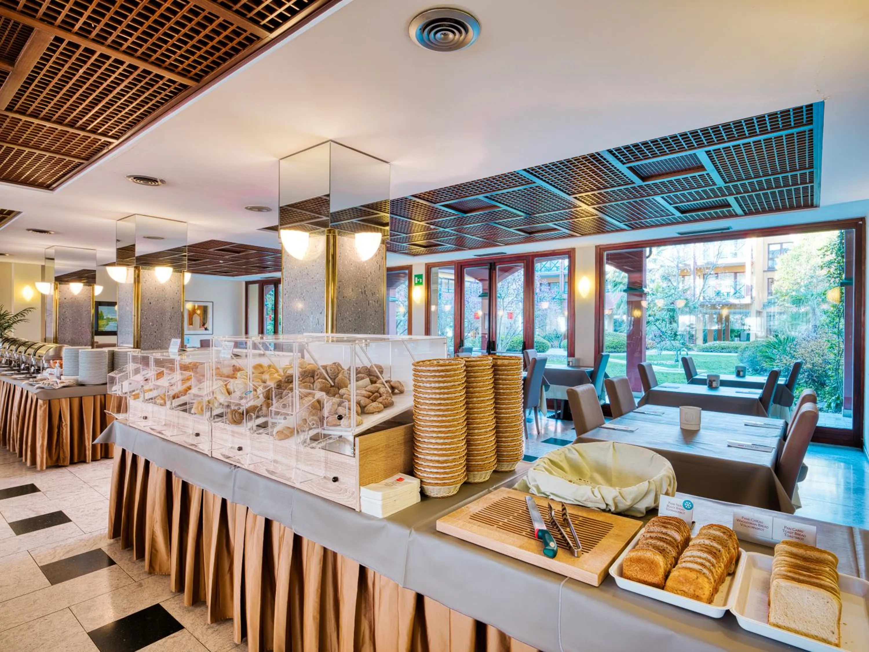 Restaurant/places to eat in Parc Hotel Gritti