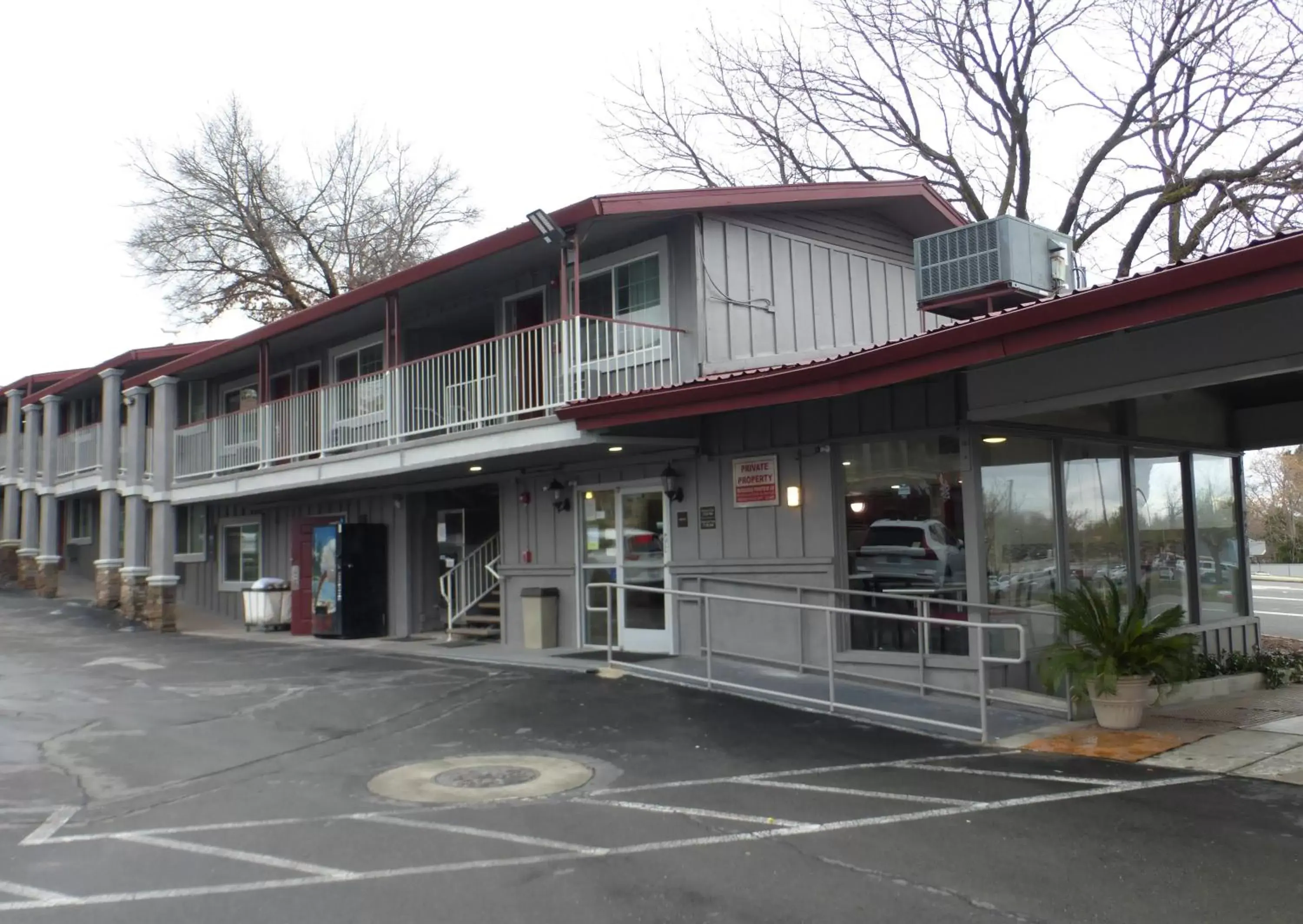 Property Building in Red Roof Inn Redding