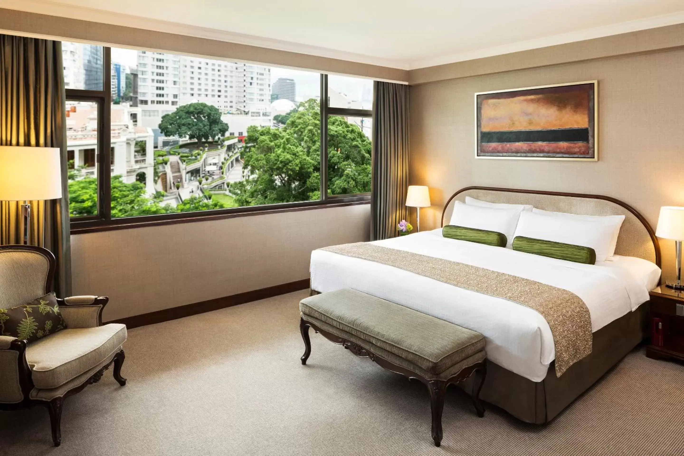 Bedroom in Marco Polo Hongkong Hotel
