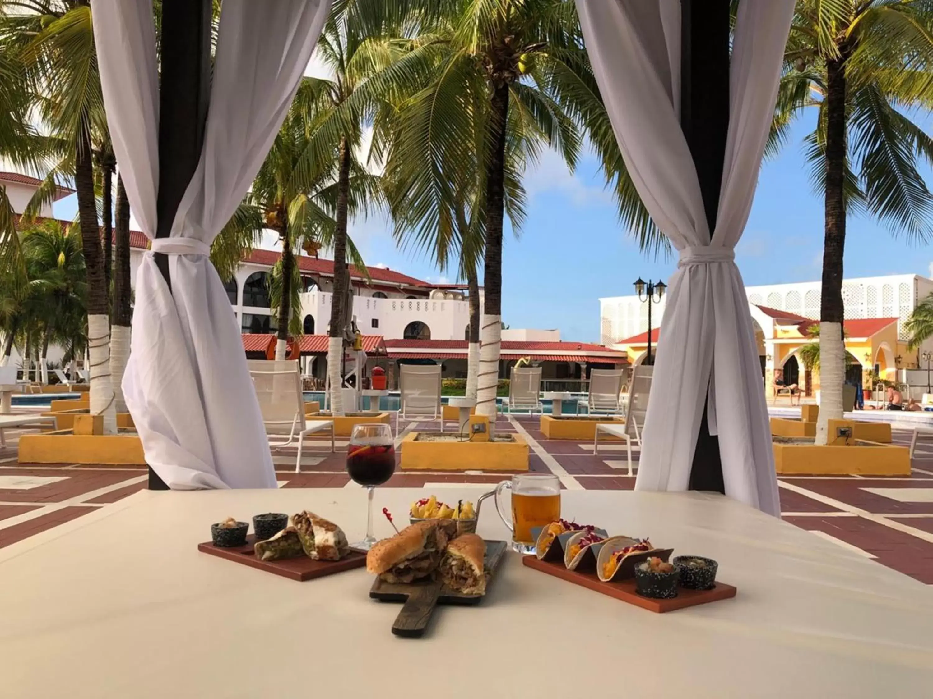 Restaurant/places to eat in Cozumel Hotel & Resort Trademark Collection by Wyndham