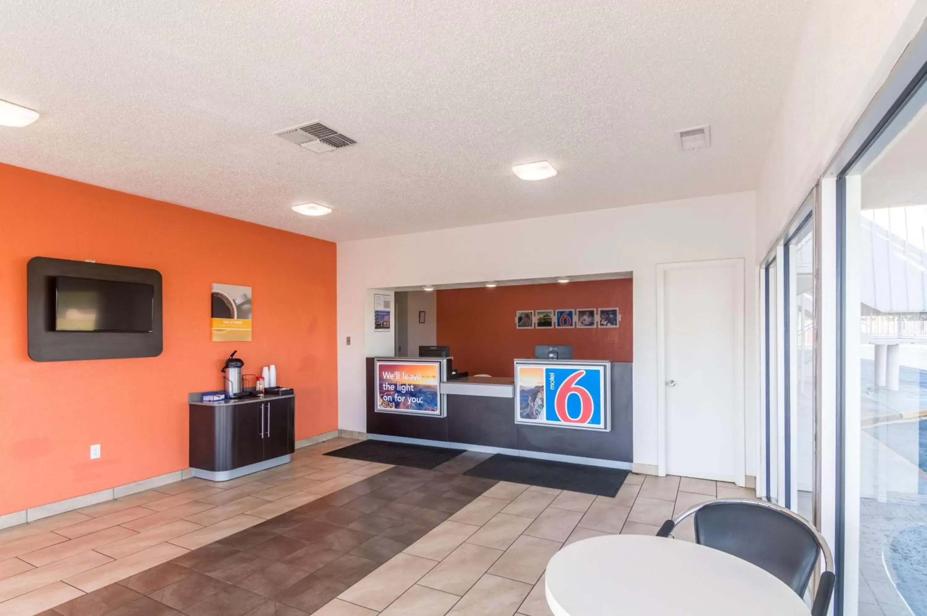 TV and multimedia, TV/Entertainment Center in Motel 6-Clinton, OK