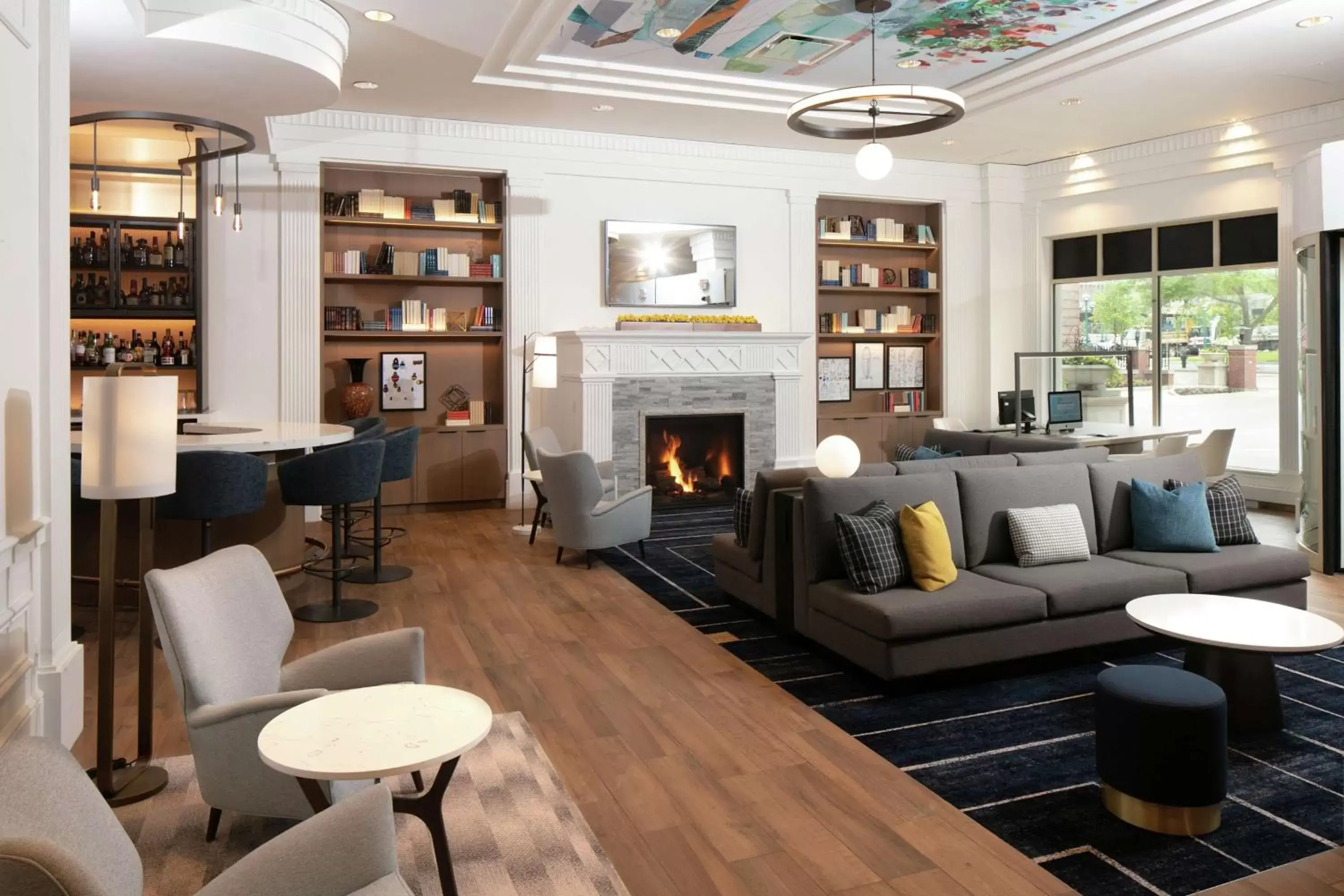 Lobby or reception, Lounge/Bar in Hilton Madison Monona Terrace