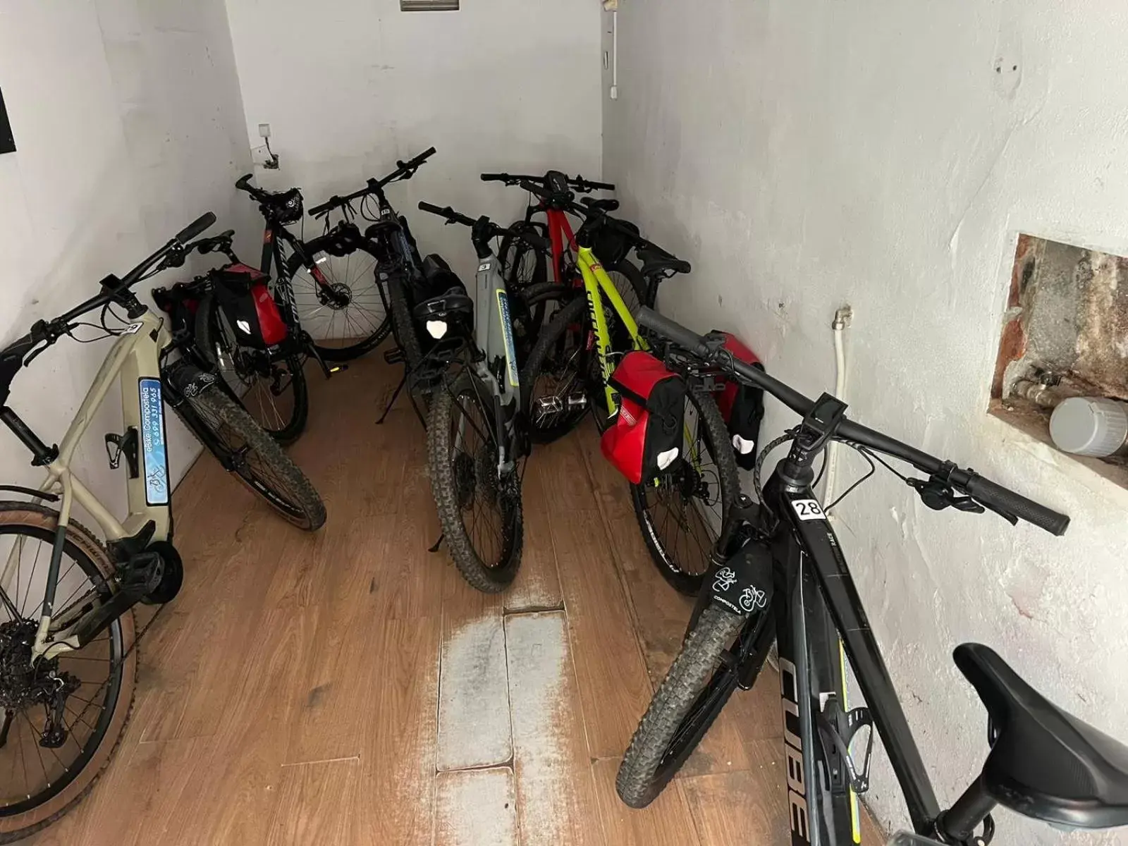 Cycling, Fitness Center/Facilities in Camões Apartments