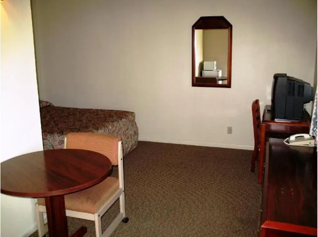 Decorative detail, Seating Area in Golden West Motel