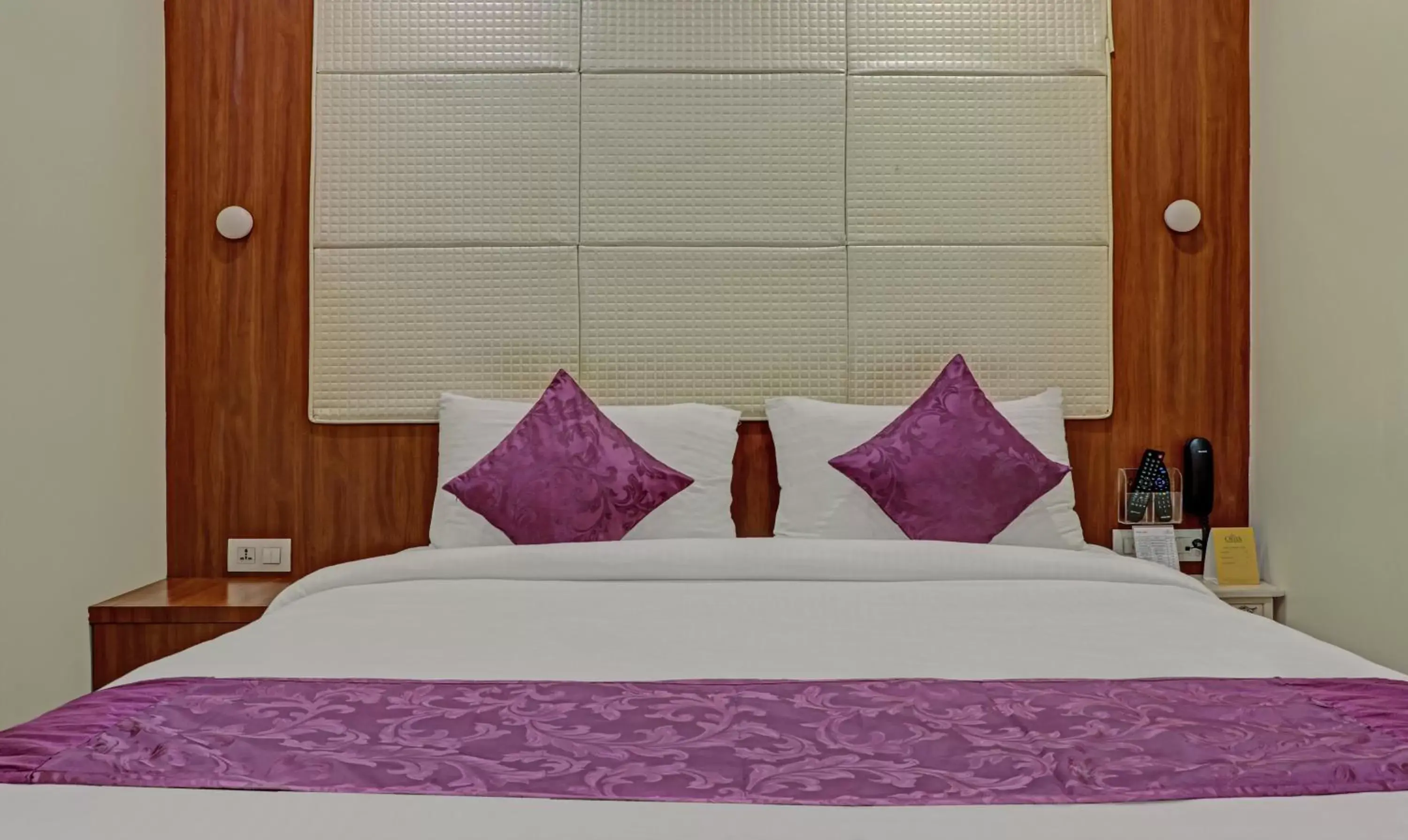 Bed in The Onyx Hotel Bed in The Onyx Hotel