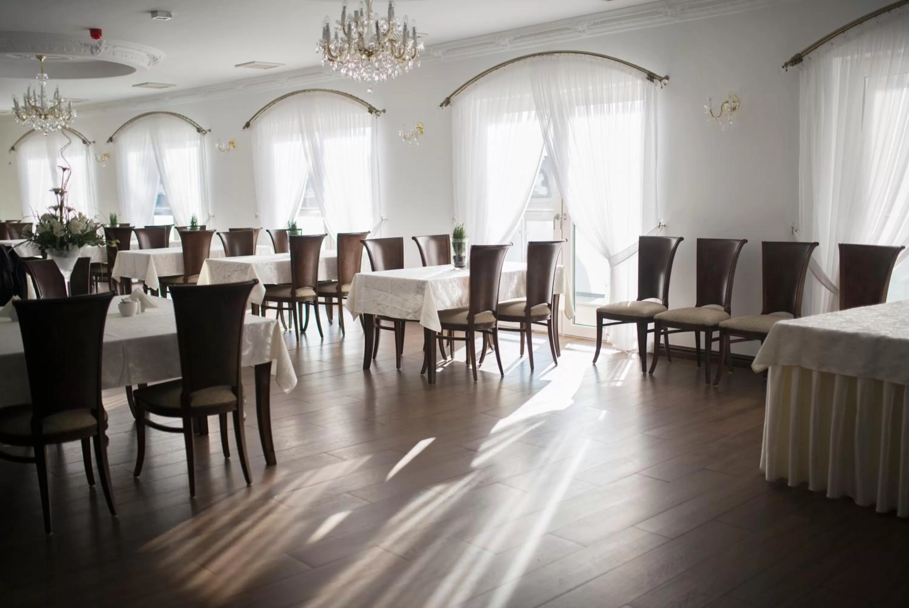 Restaurant/places to eat in Hotel Kiston