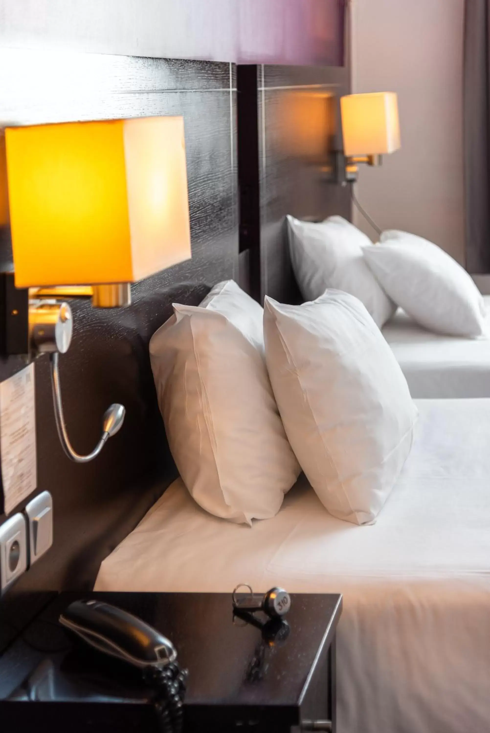 Bed in Hôtel Le Mondon