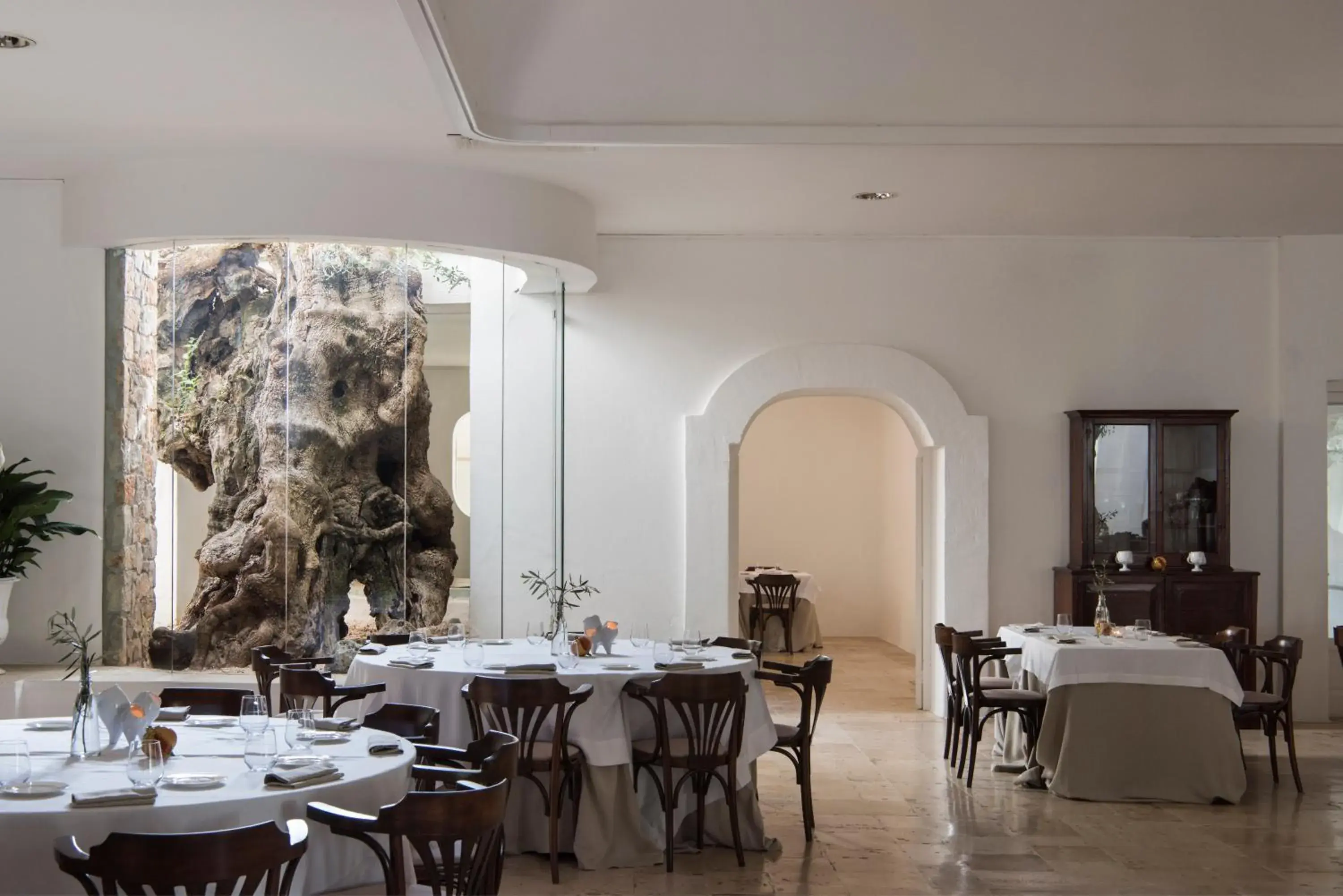 Restaurant/Places to Eat in Hotel Il Melograno