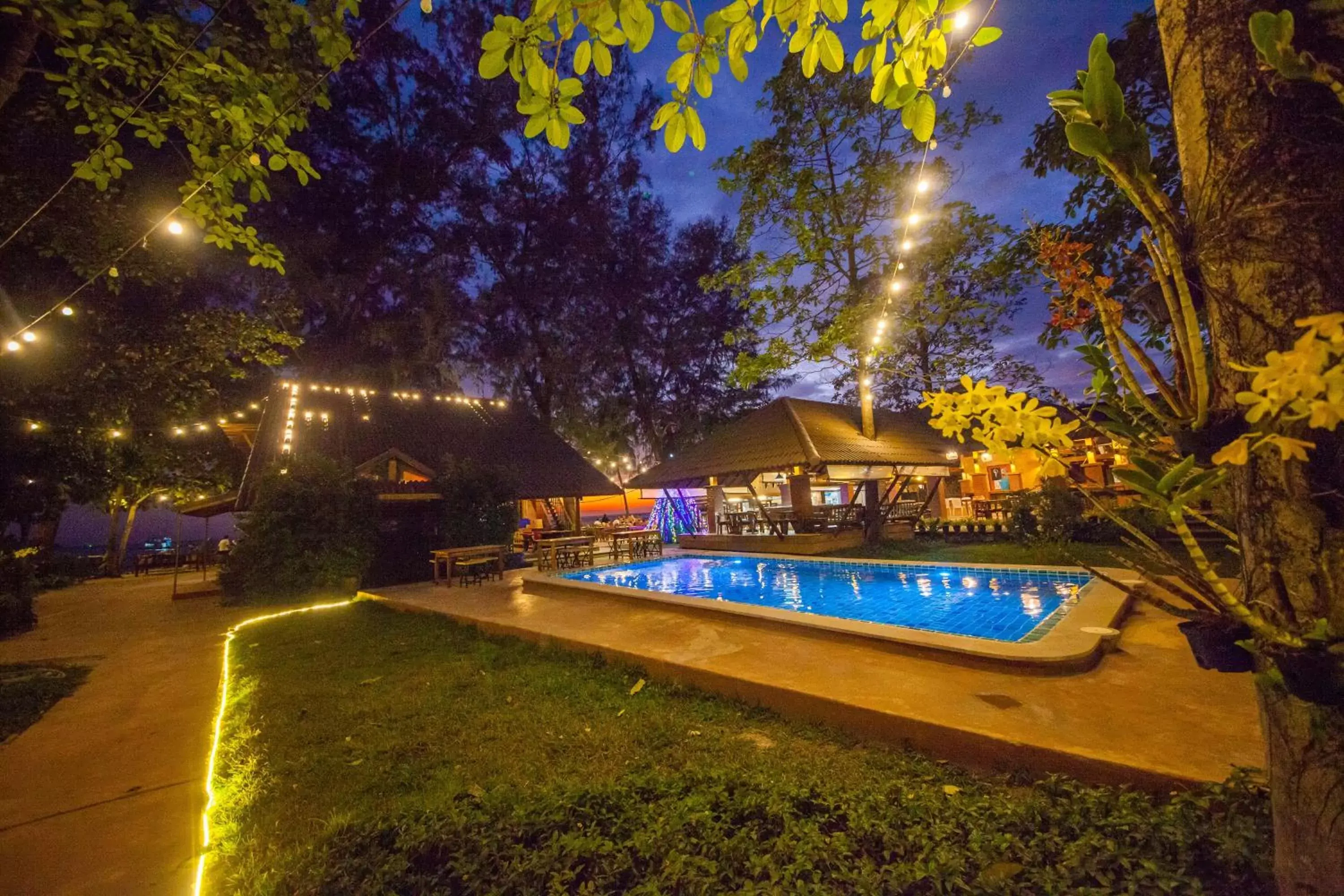 Patio, Swimming Pool in Flora I Talay