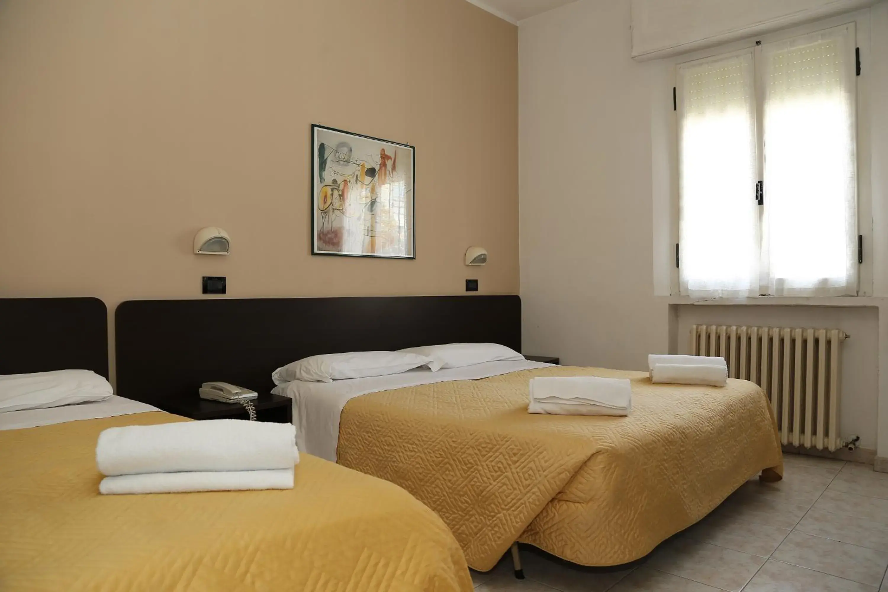 Photo of the whole room, Bed in Hotel Villa Dina