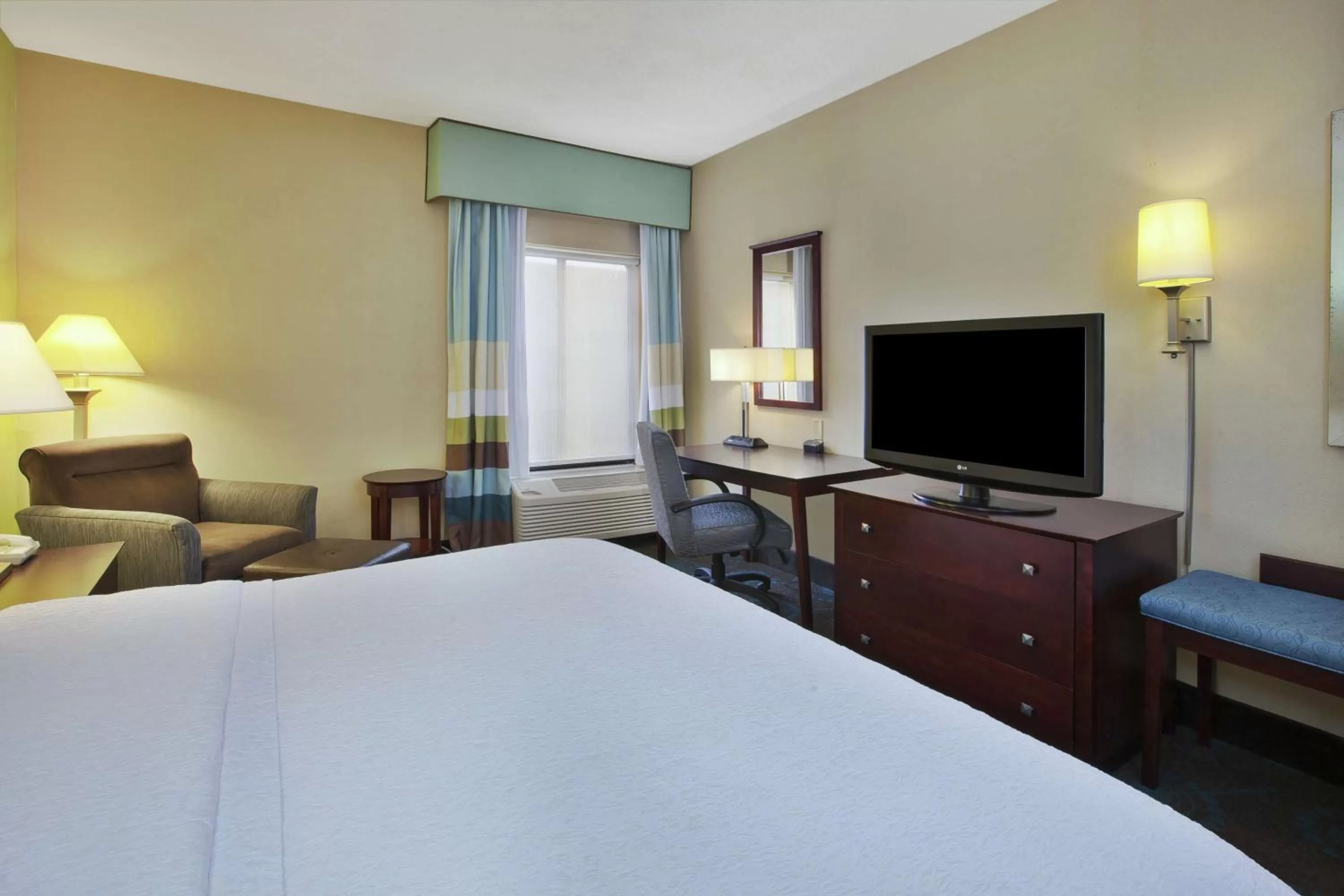 Bedroom, Bed in Larkspur Landing South Bend