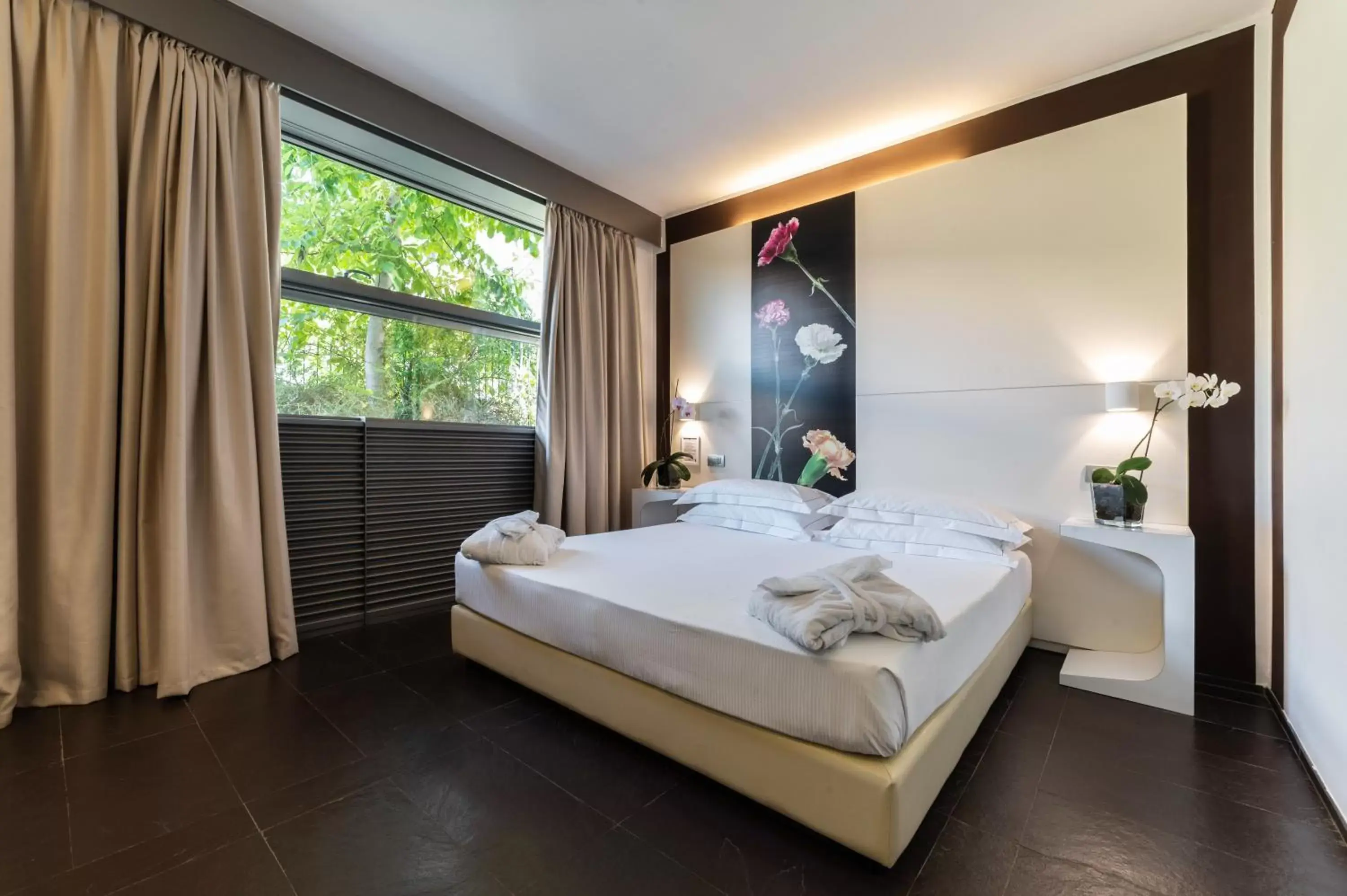 Bedroom, Bed in Hotel City Parma