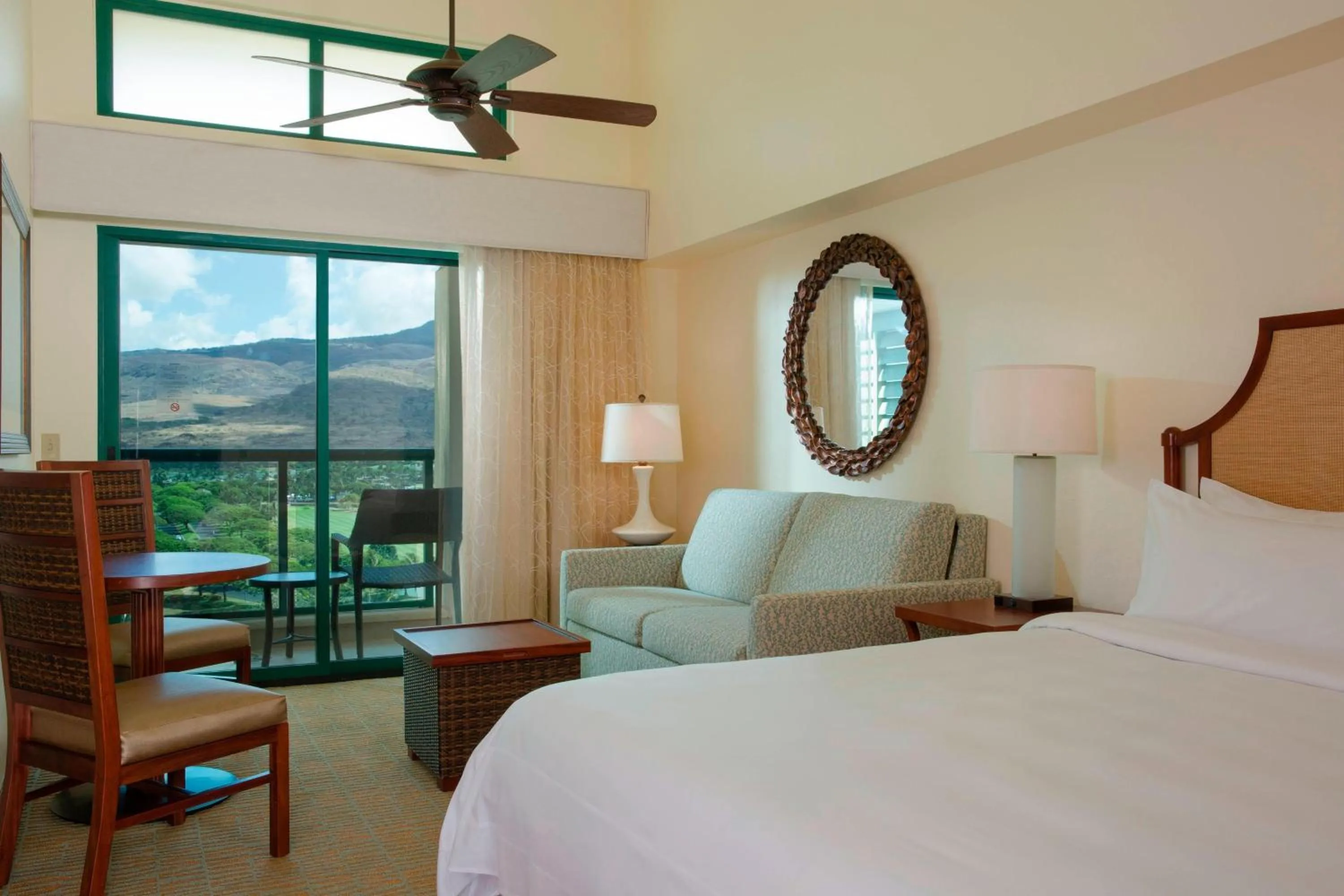 Bedroom, Bed in Marriott's Ko Olina Beach Club