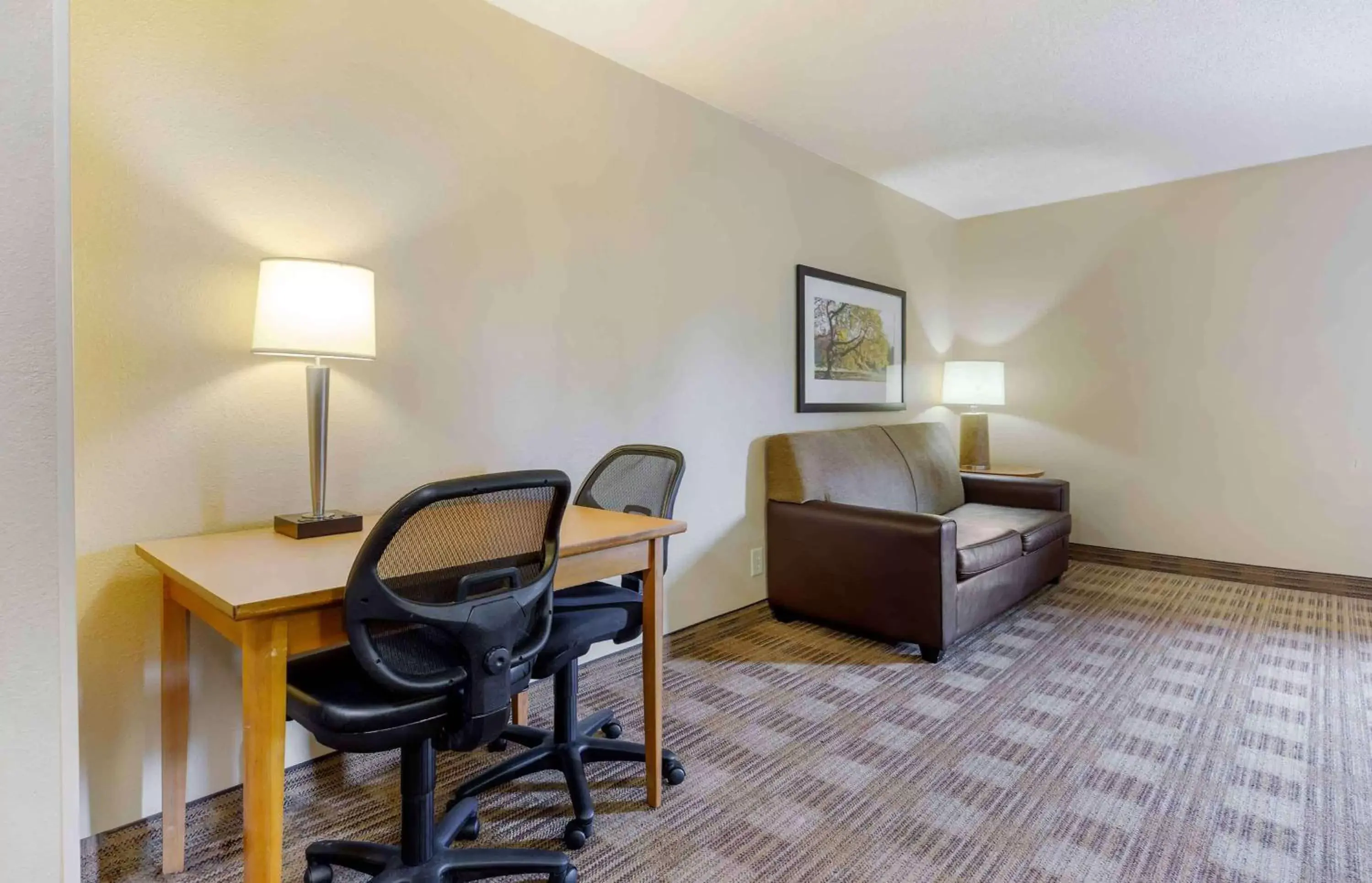 Bedroom, Seating Area in Extended Stay America Select Suites - Raleigh - RTP - 4610 Miami Blvd
