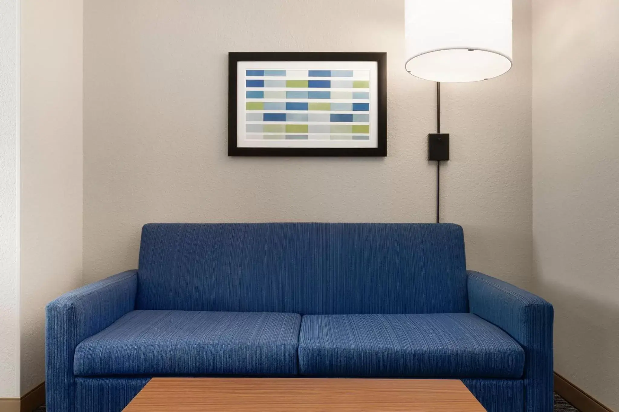 Bedroom, Seating Area in Holiday Inn Express & Suites Pembroke Pines-Sheridan St, an IHG Hotel