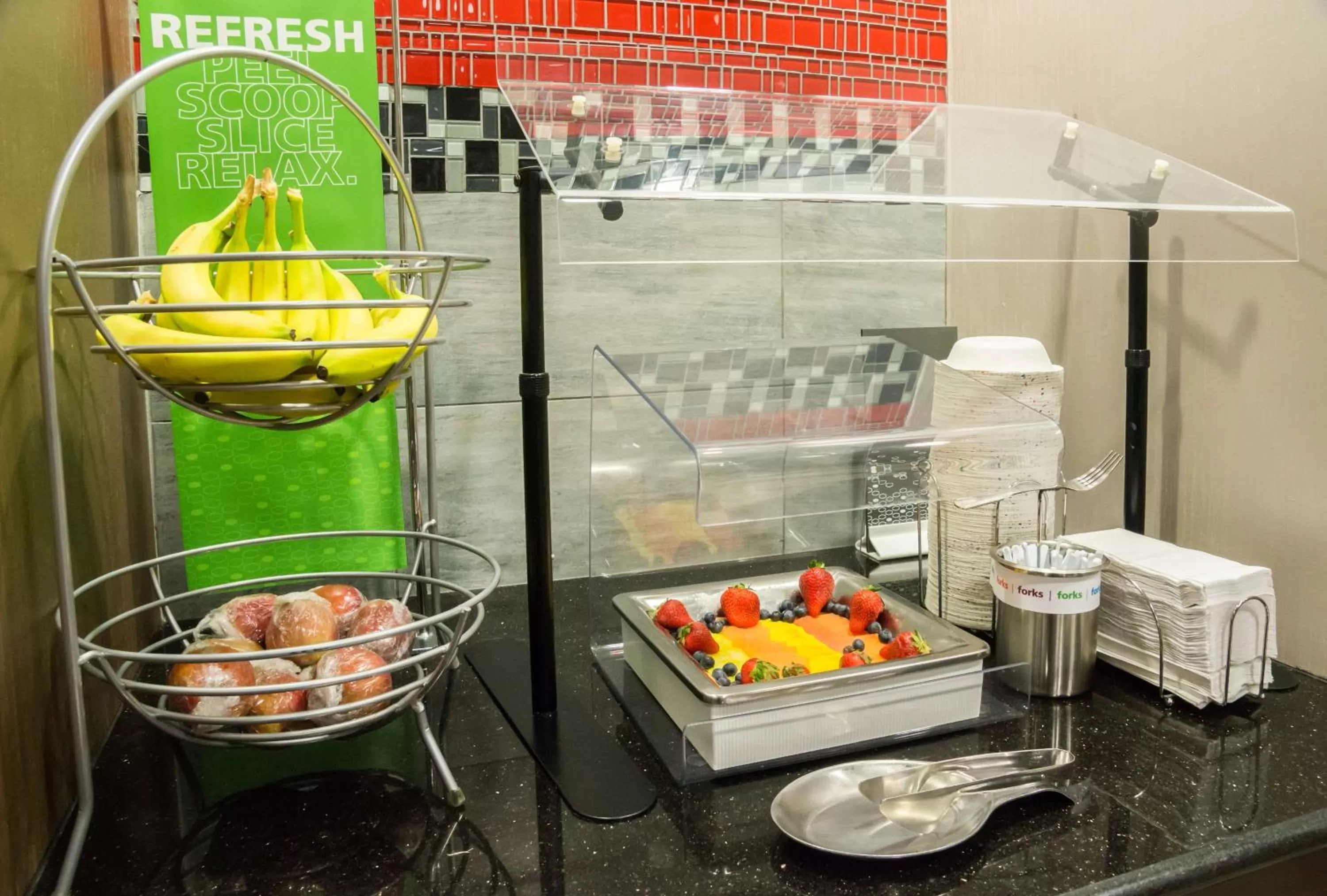 Breakfast in Hampton Inn & Suites Orlando-John Young Parkway/South Park