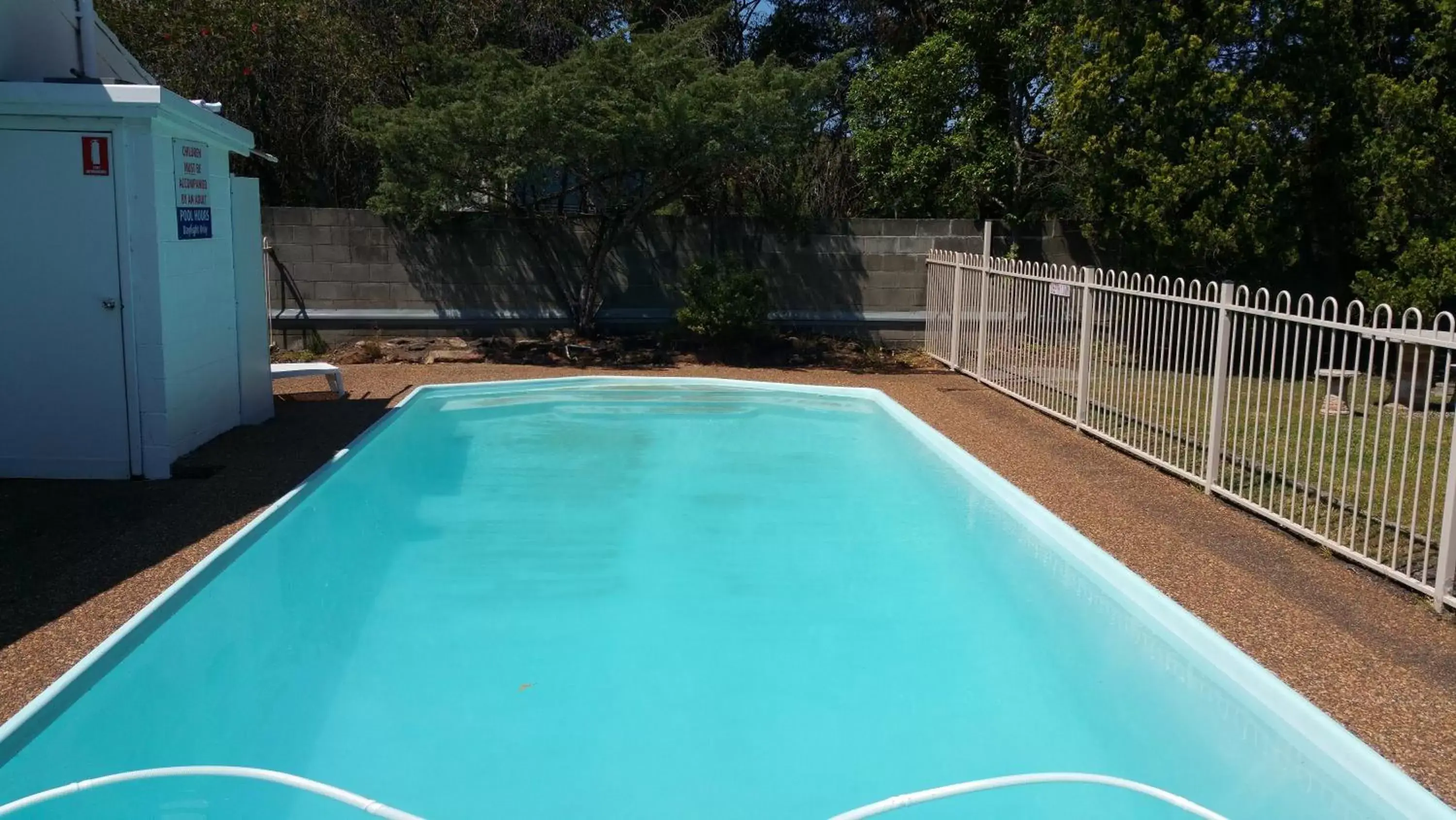 , Swimming Pool in Central Coast Motel