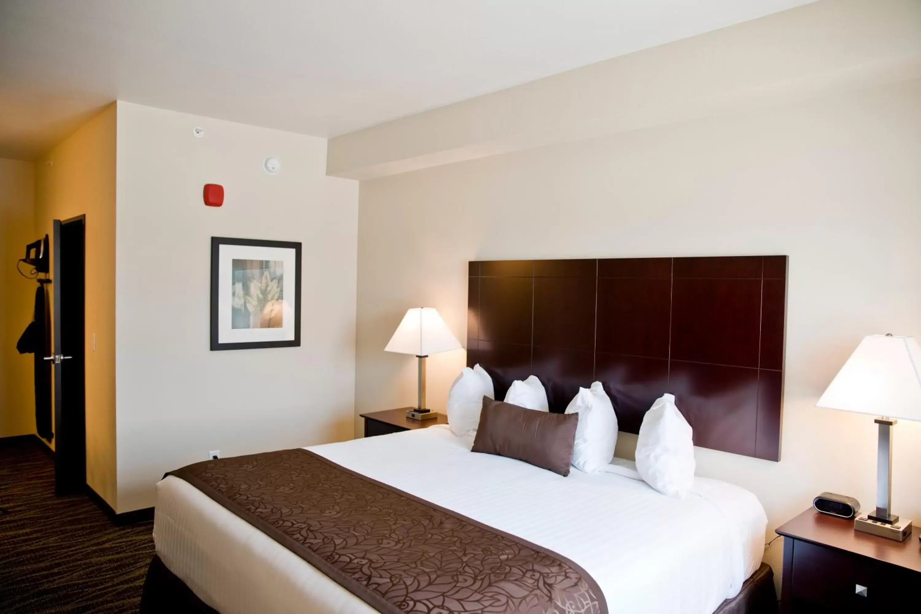 Bedroom, Bed in Cobblestone Inn & Suites -Clarinda