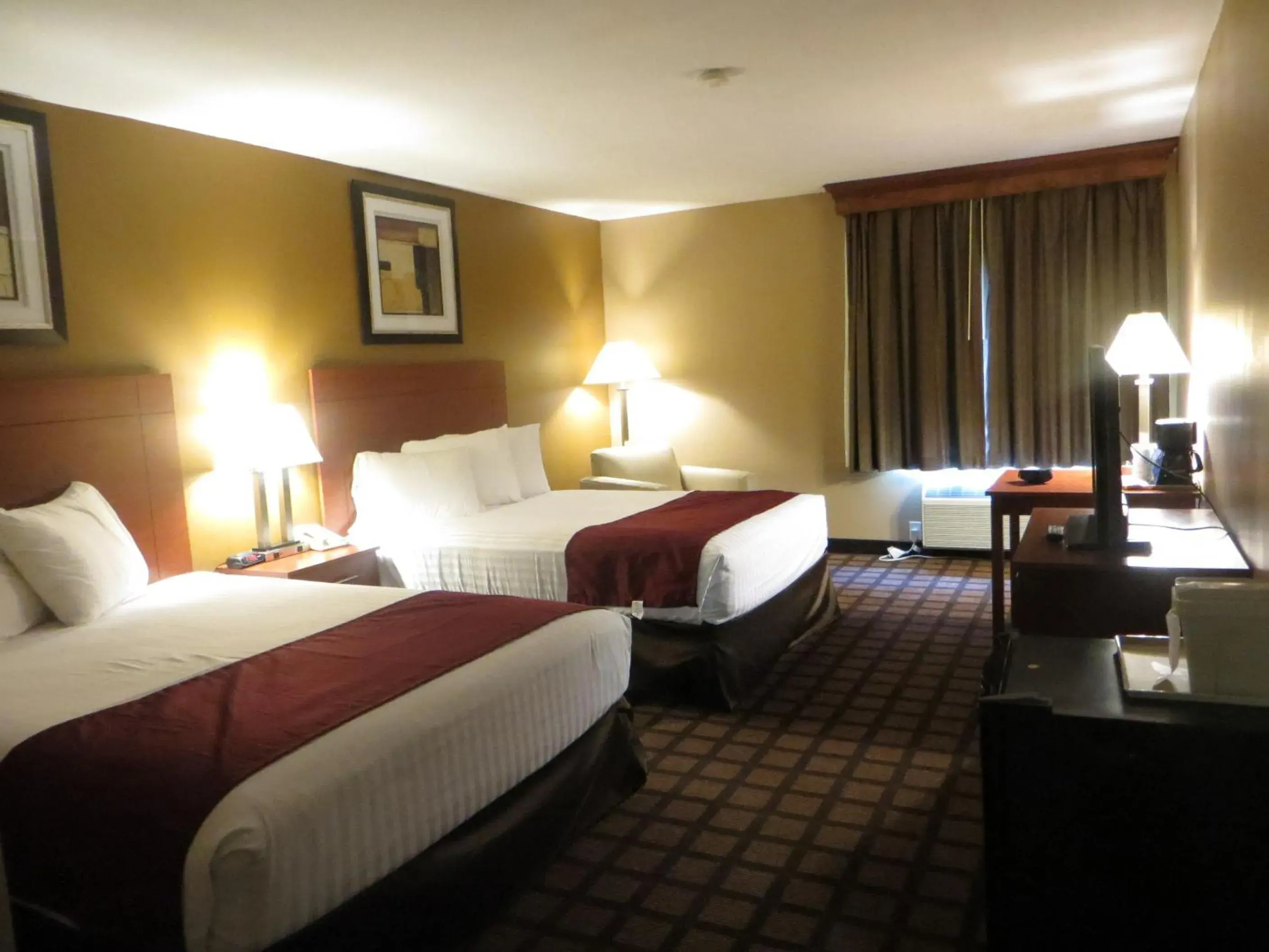 Queen Room with Two Queen Beds - Non-Smoking in Baymont by Wyndham New Buffalo